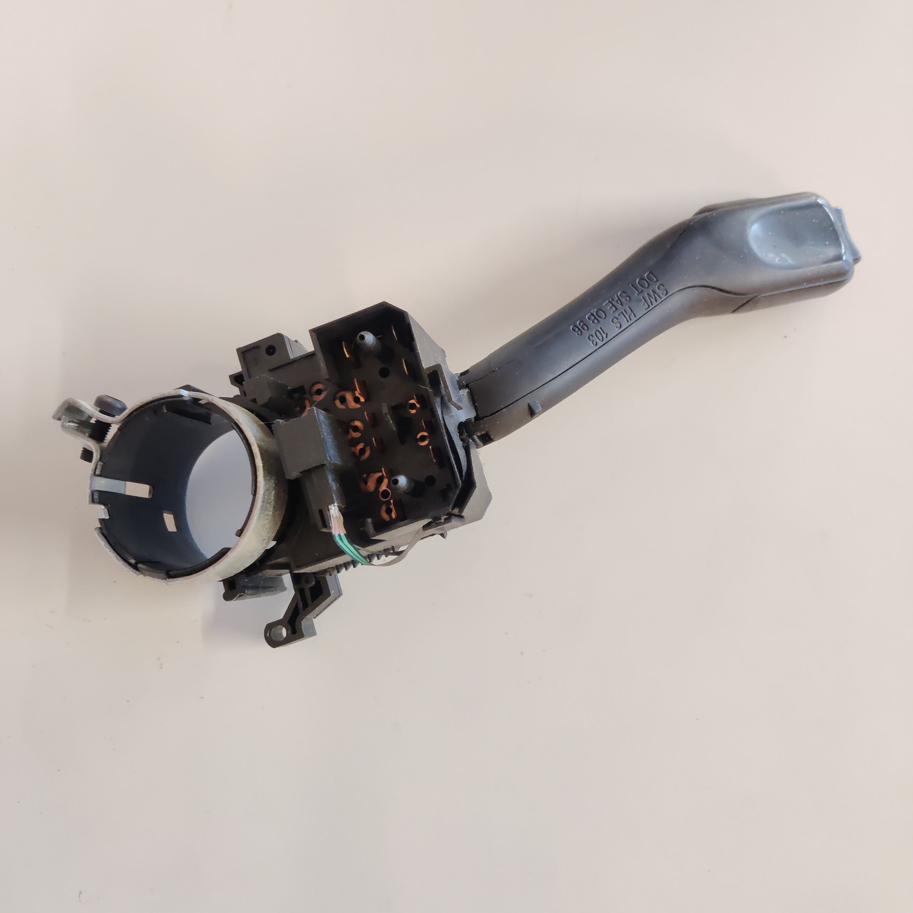 Vilkkukatkaisin Skoda Octavia I 1.6 bensiini 2004 8L0953513J