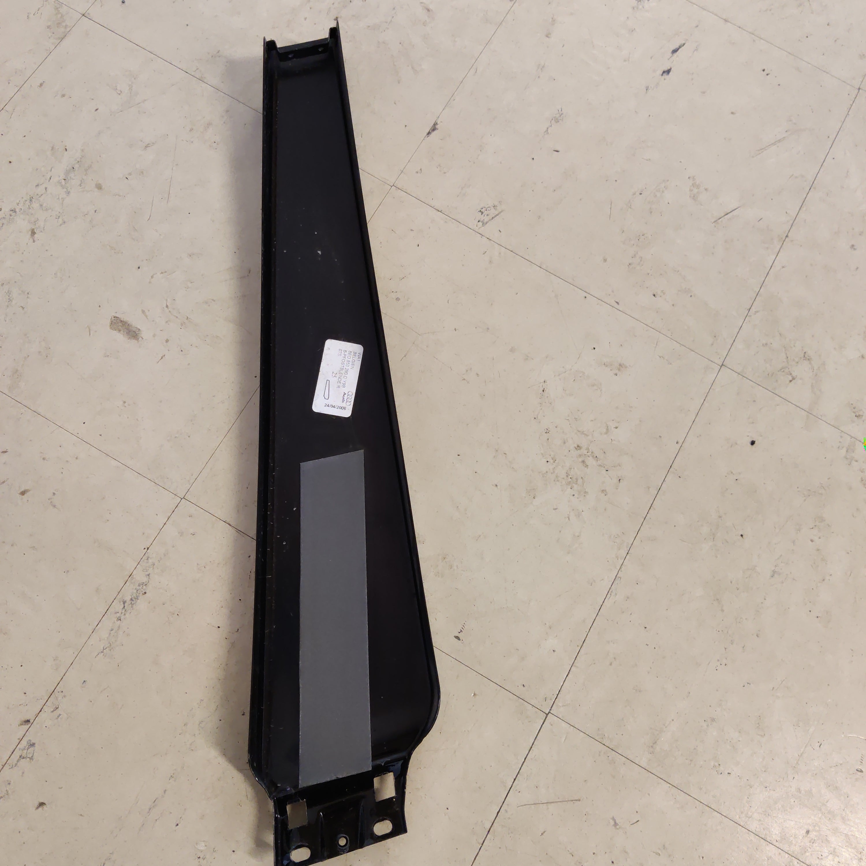 Pilari lista oikea Audi A4 B7 Avant 2.0 2007 8E0853290D