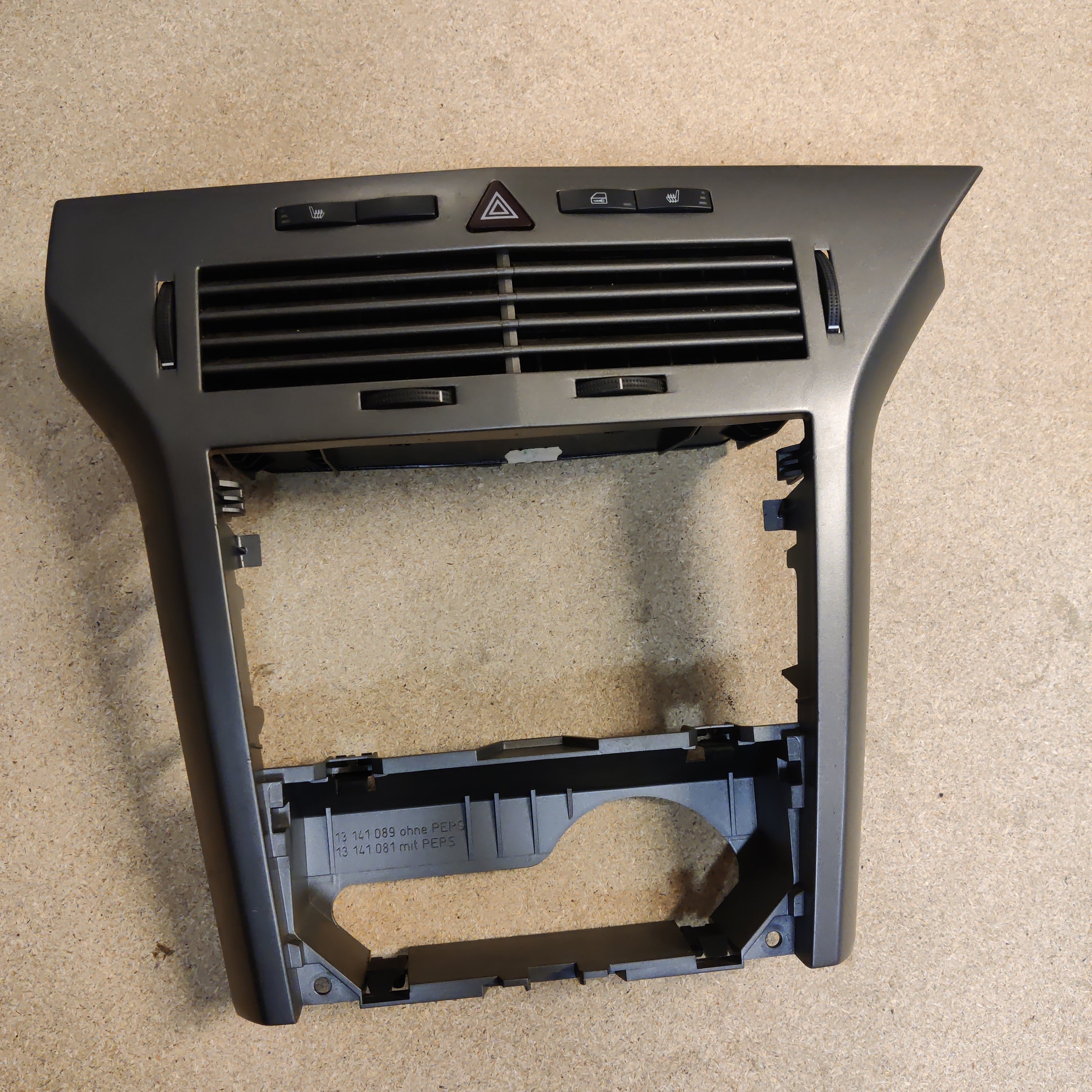 Radiokehys, hätävilkun katkaisin Opel Astra H 2005 Diesel 03758035