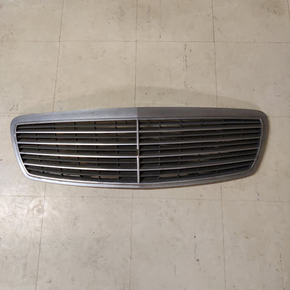 Etusäleikkö Täydellinen , Mercedes E-Class  W211 2002-2009, A2118800283