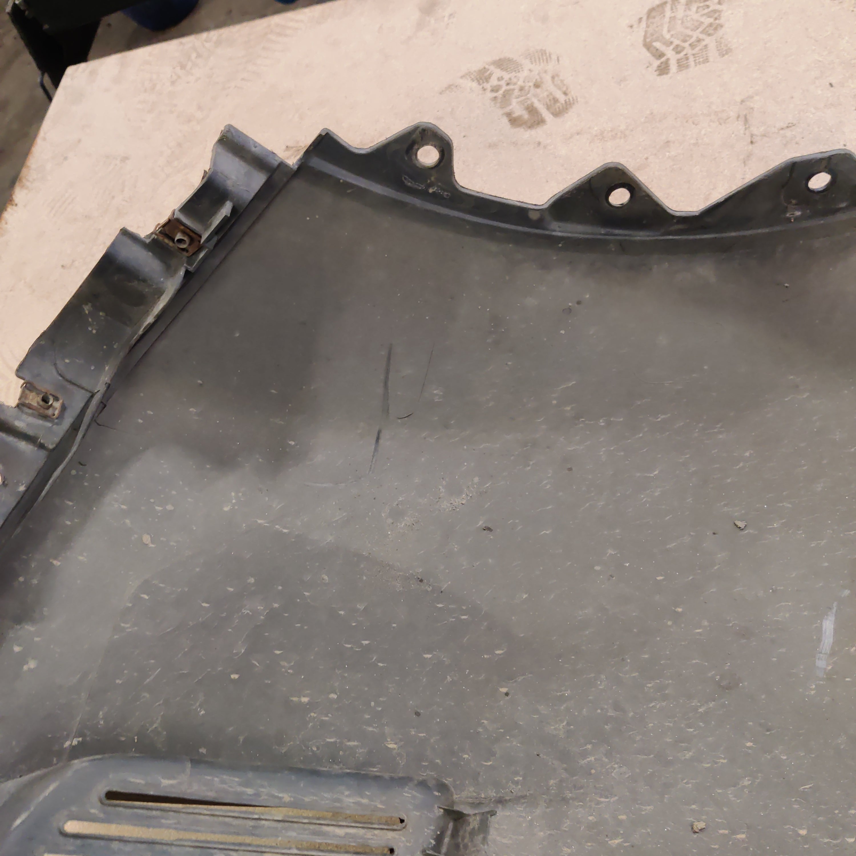Jumper puskuri eteen vasen Citroen Jumper II Bussi 2.2 HDi 100 2010
