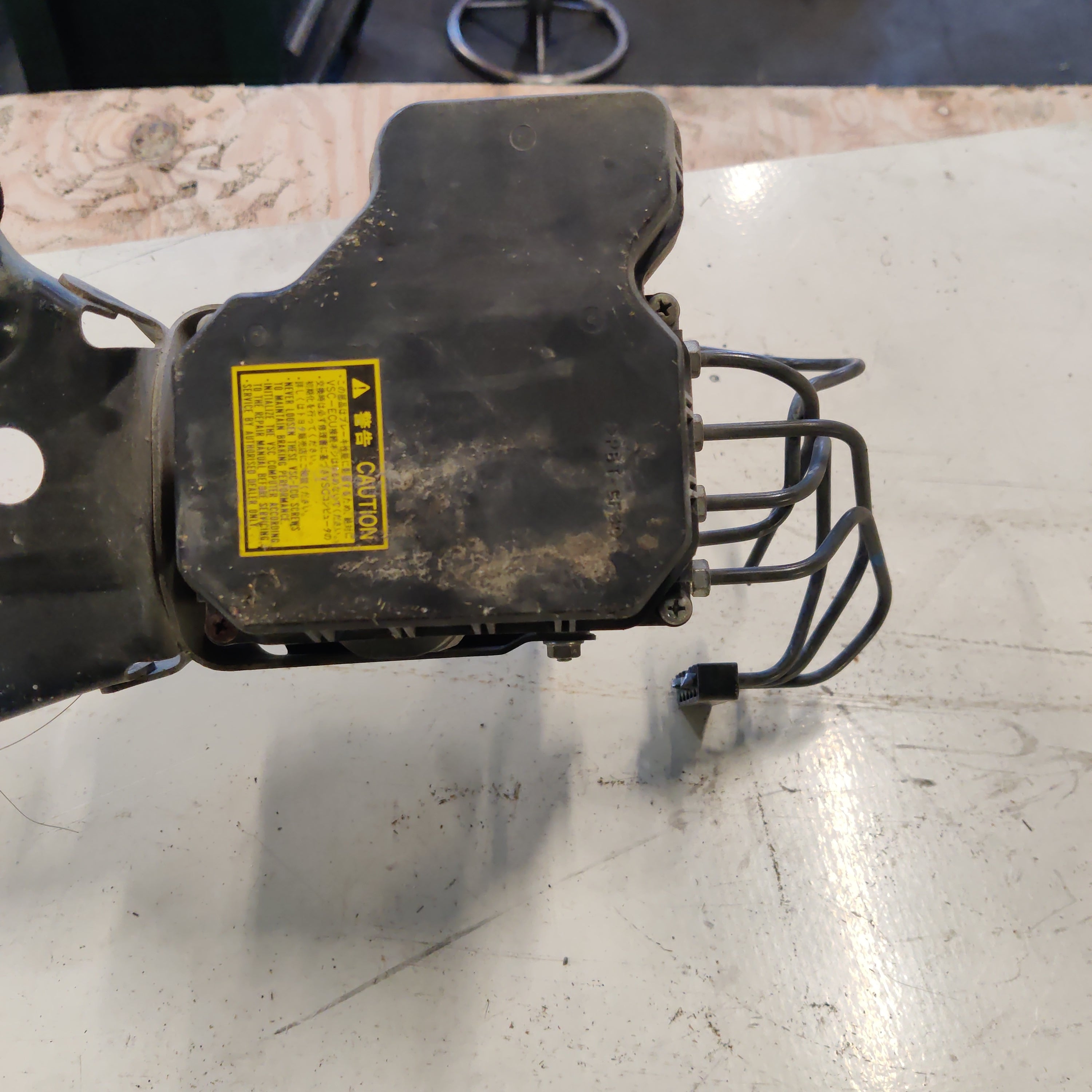 ABS pumppu Toyota RAV 4 III 2.0 4WD 2006