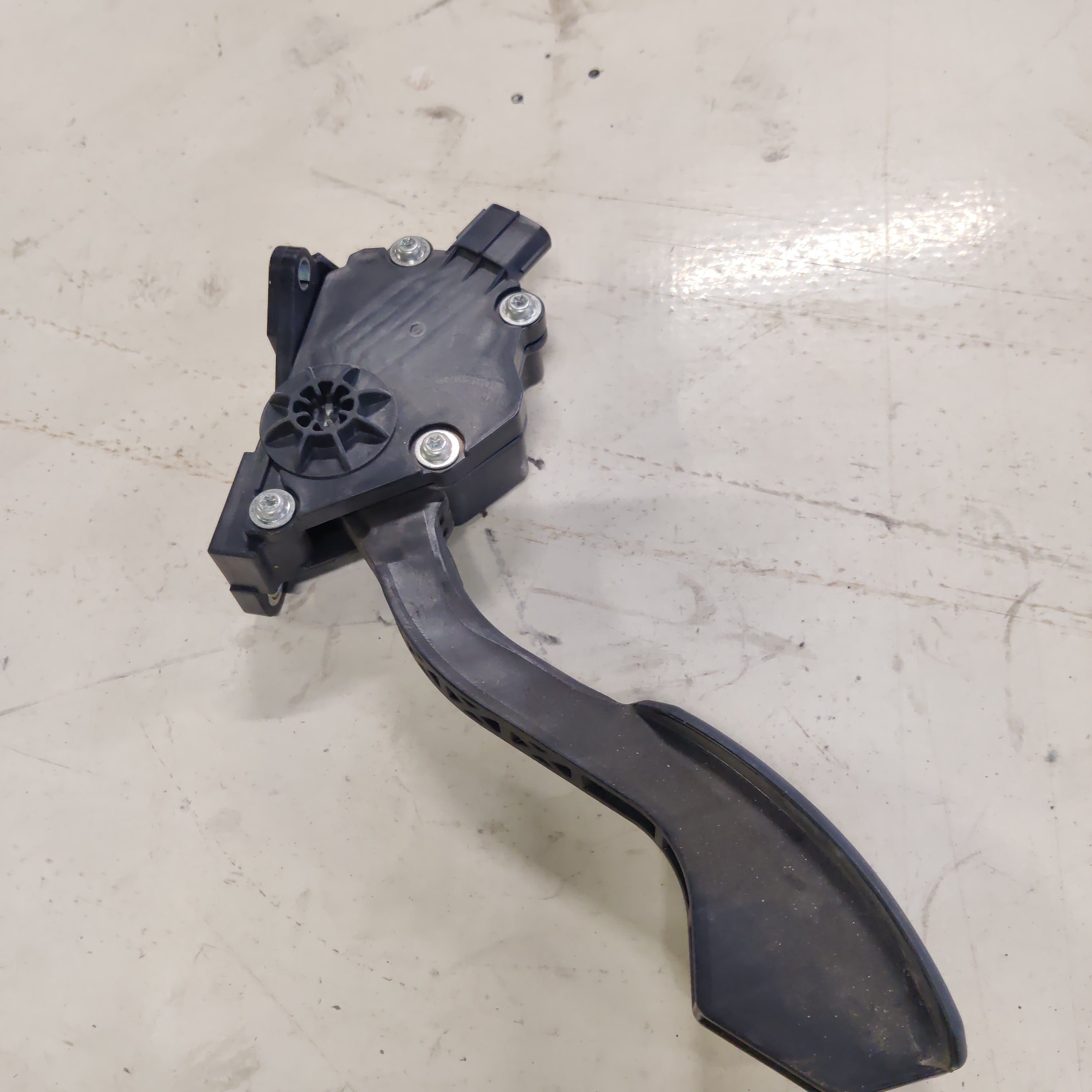 Kaasupoljin Toyota RAV 4 III 2.0 4WD 2006, 78110-42010