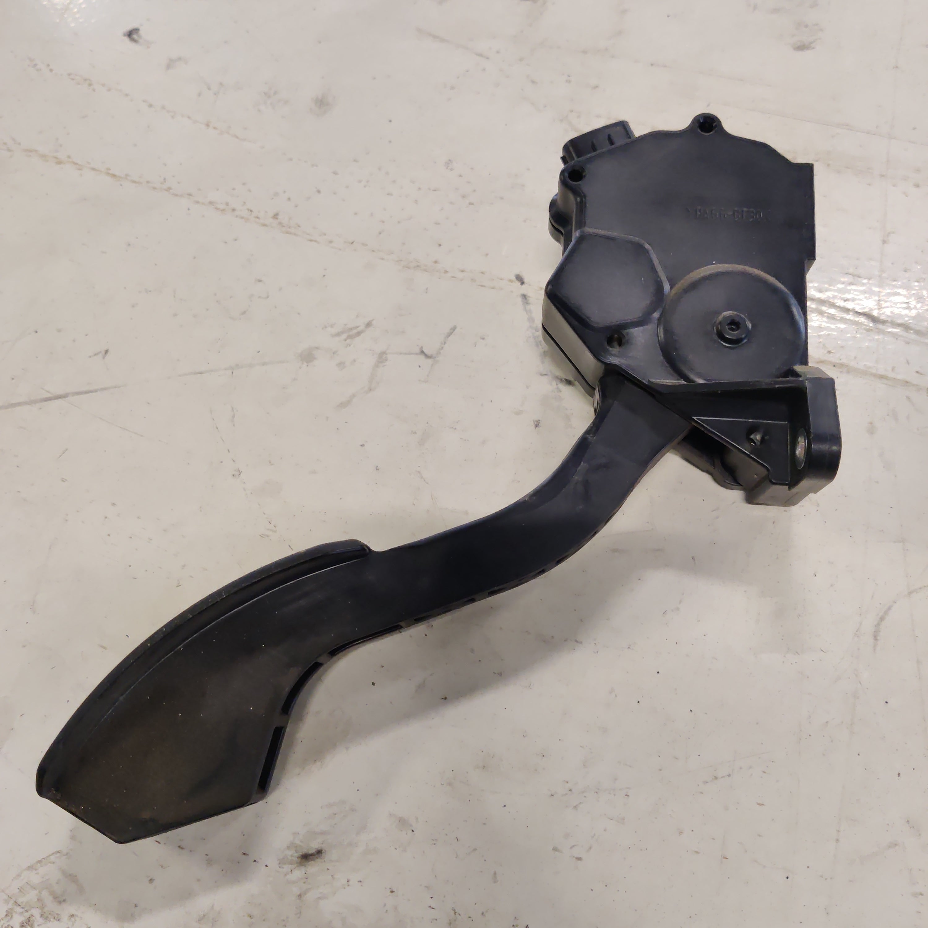 Kaasupoljin Toyota RAV 4 III 2.0 4WD 2006, 78110-42010