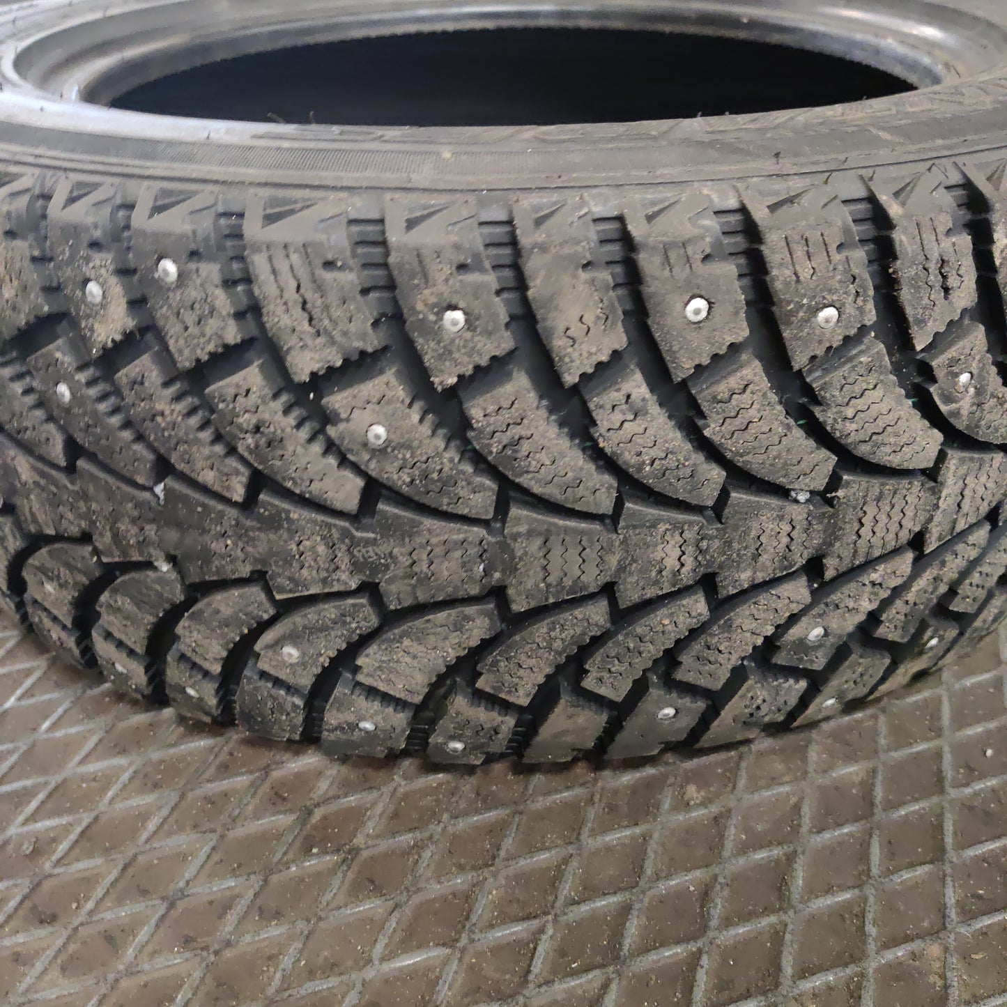 Nastarengassarja Antares Grip 60 Ice 205/55 R16 94T XL KÄYTETTY