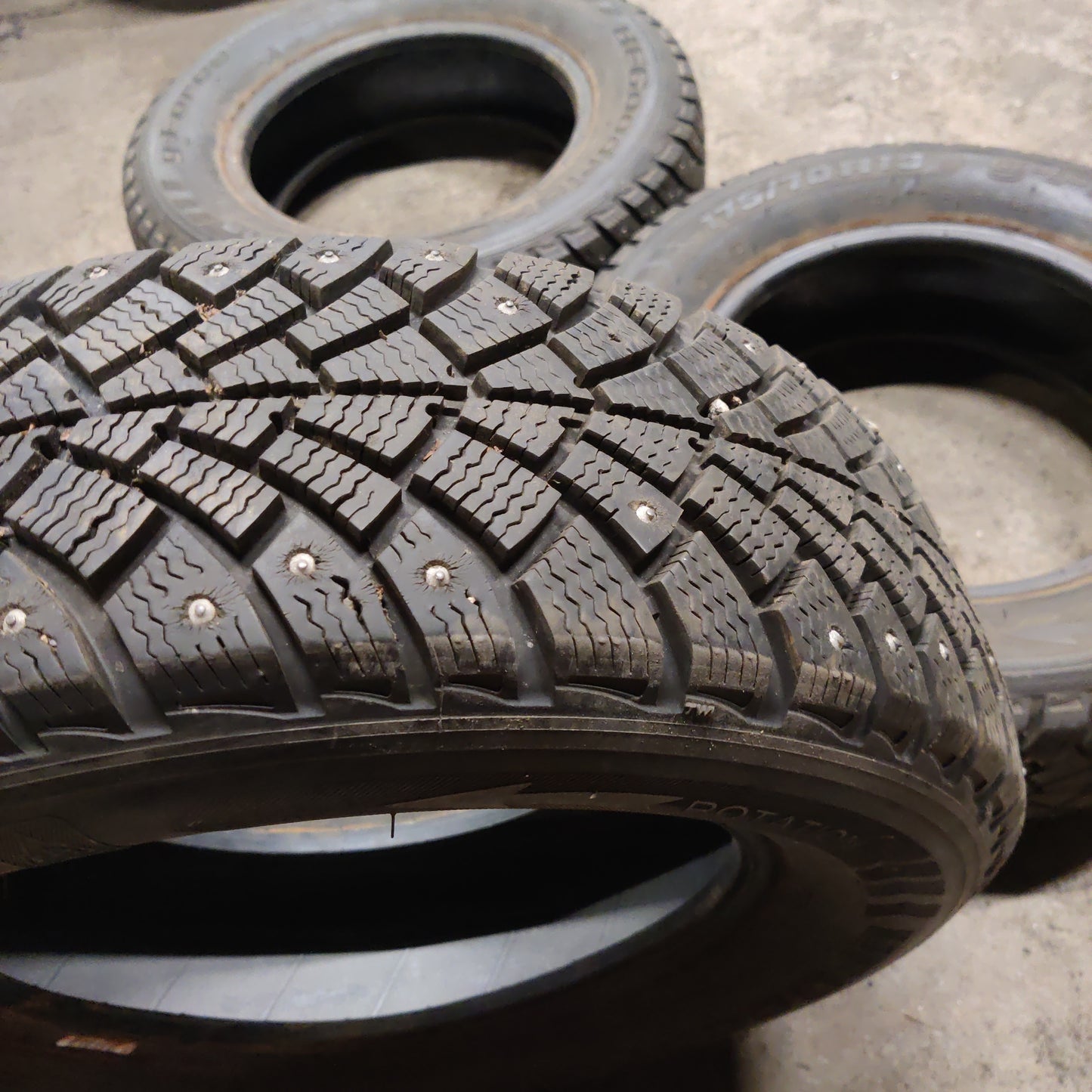 Nastarengassarja BFGoodrich G-Force Stud 175/70 R13 KÄYTETTY