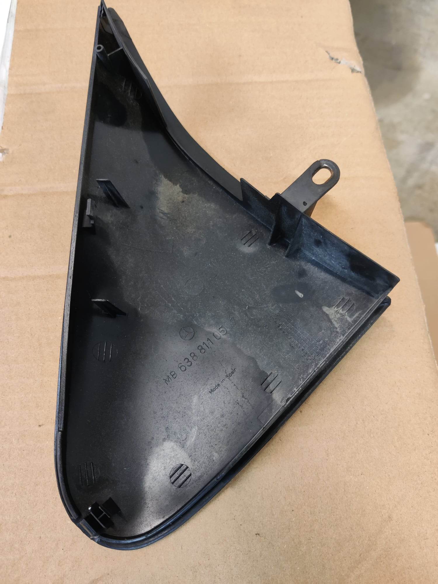 Peruutuspeilin suojus, oikea, Mercedes Benz Vito Umpikori 110 D 2.3 (638.074, 638.078), 6388110507