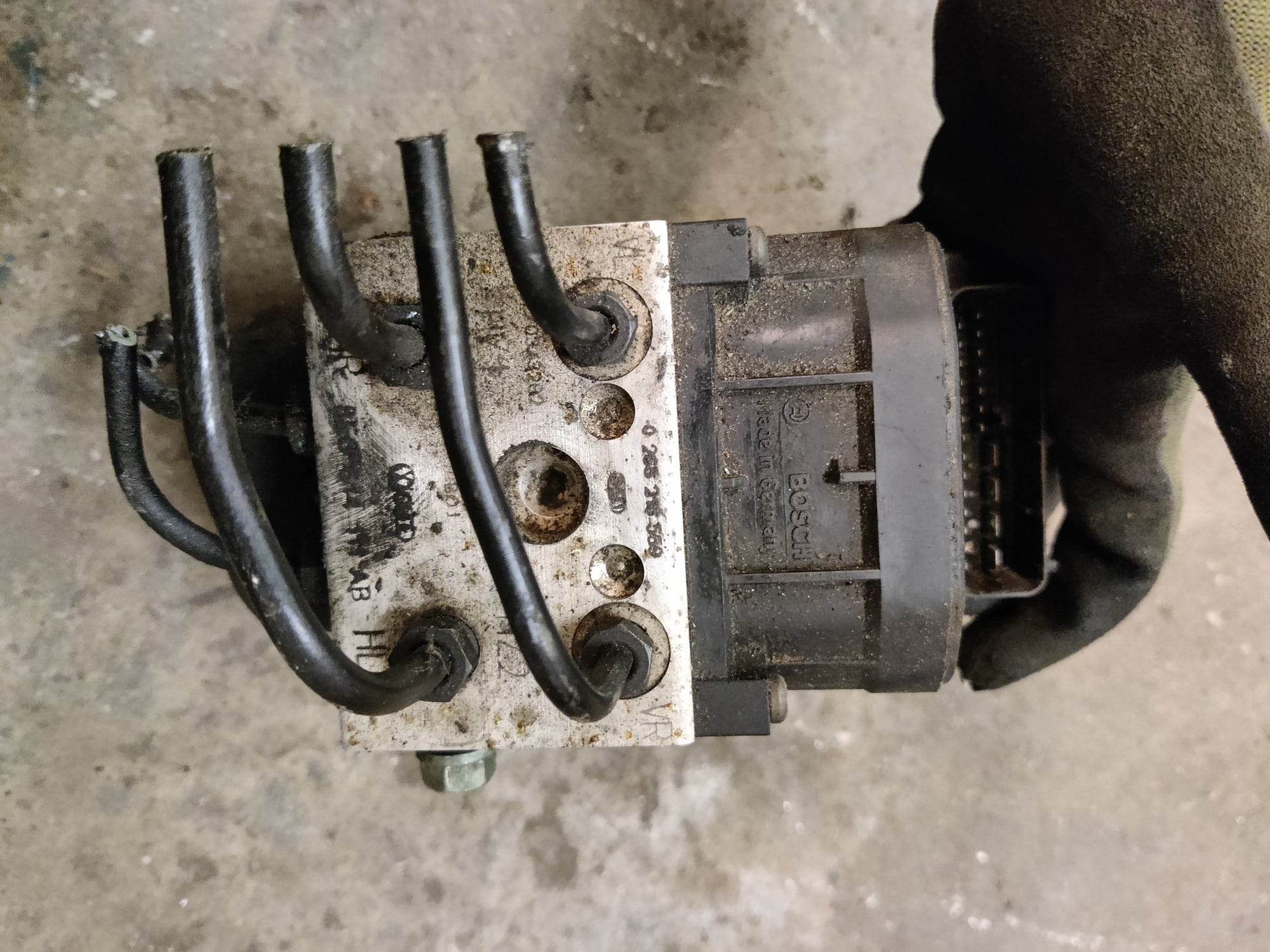 ABS-hydraulipumppu Bosch, Vw Passat 2001 Diesel 2008, 0265216559, 8E0614111AB