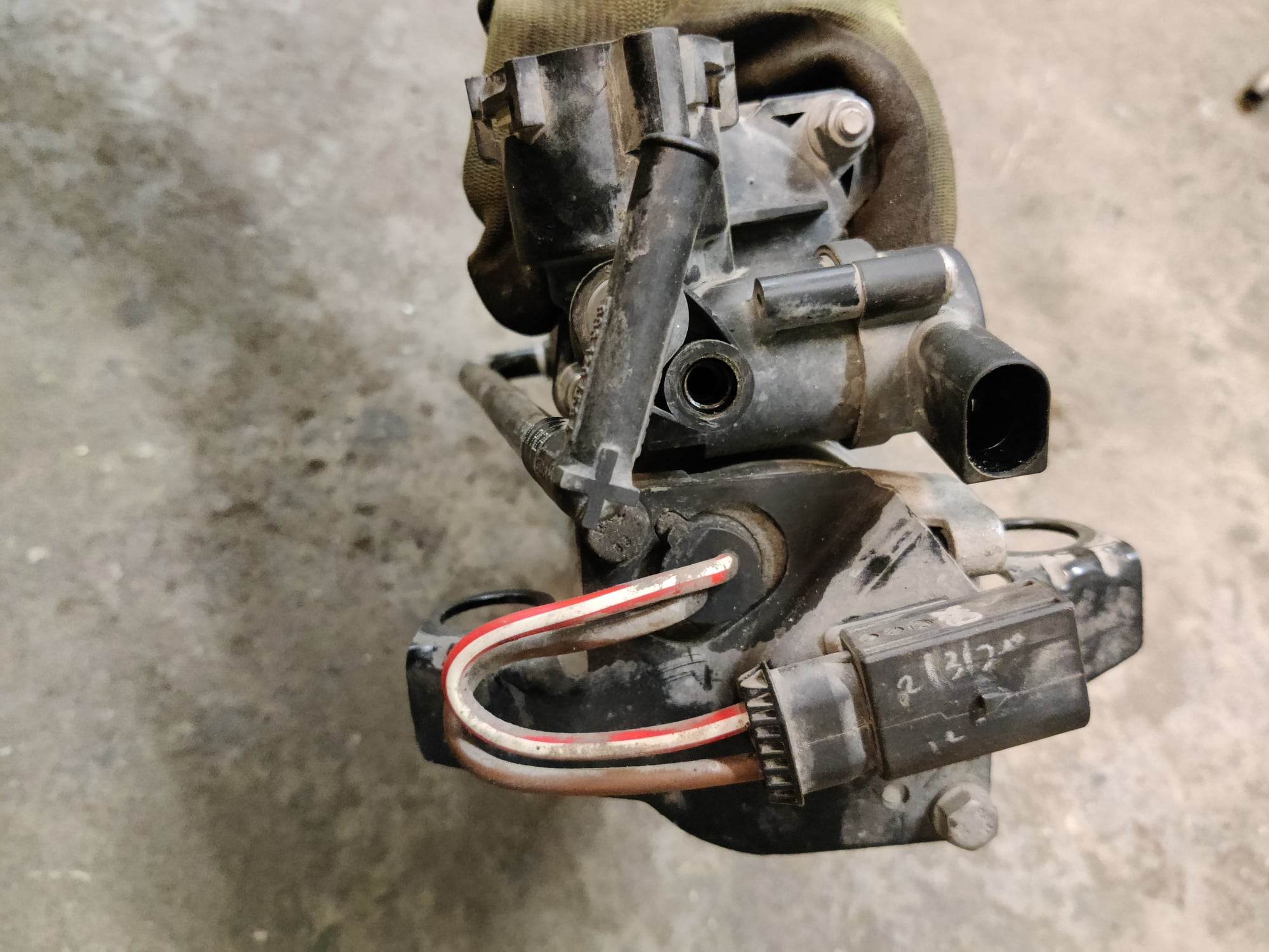 Ilmajousituksen kompressori Mercedes-Benz 4420512661