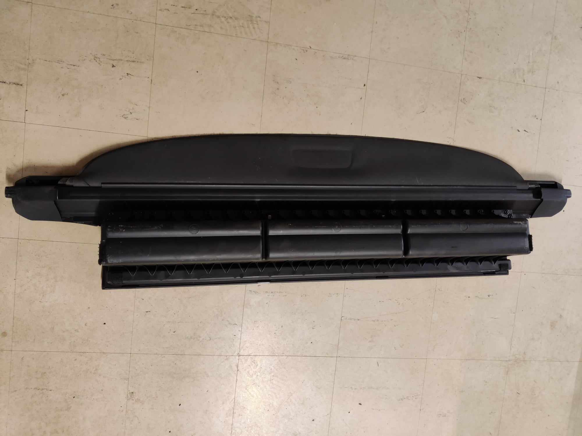 Tavaratilan suojaverho Volvo V50 1.8 bensa 2004 39898414