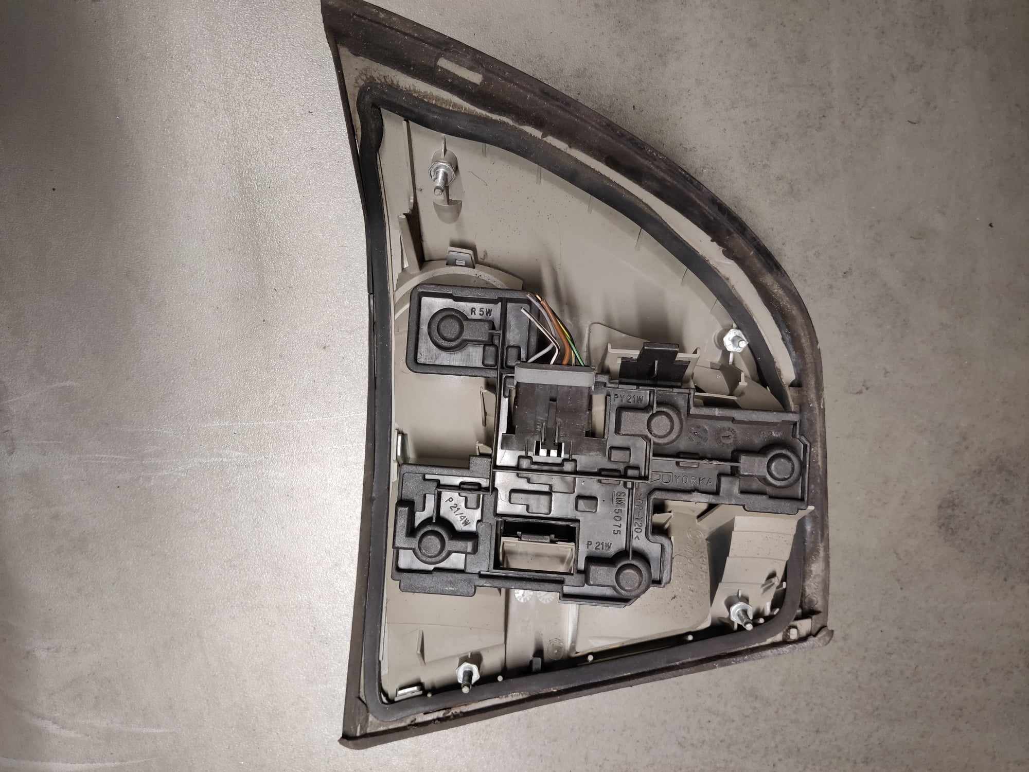 Takavalo oikea Opel Vectra B 1996-2001, 62145