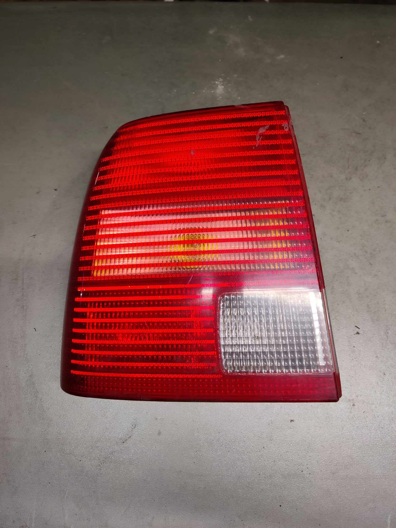 Takavalo, vasen, VW Passat 1997-2000, 3B5945095F