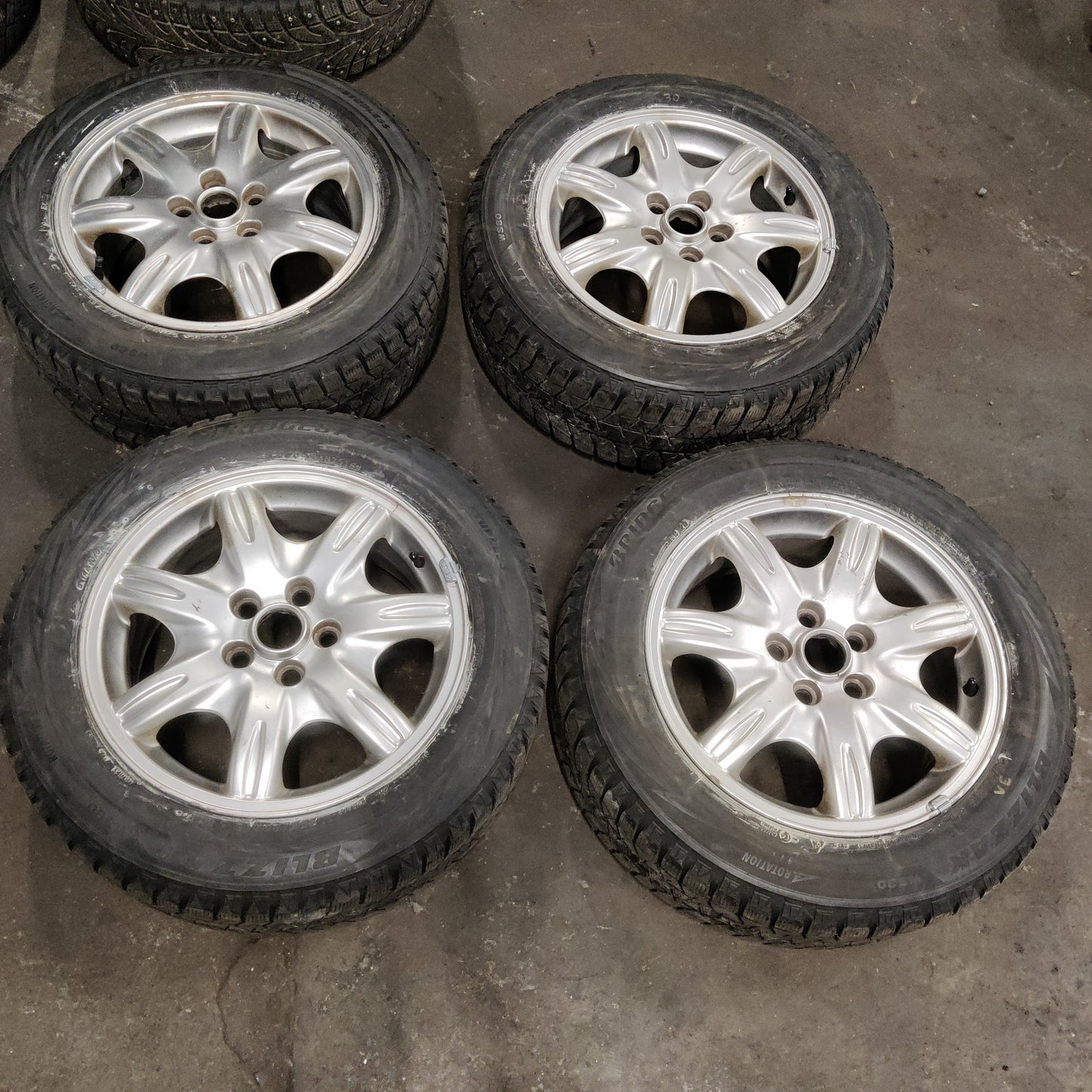 Alumiinivannesarja 16" 5x108 Volvo  KÄYTETTY