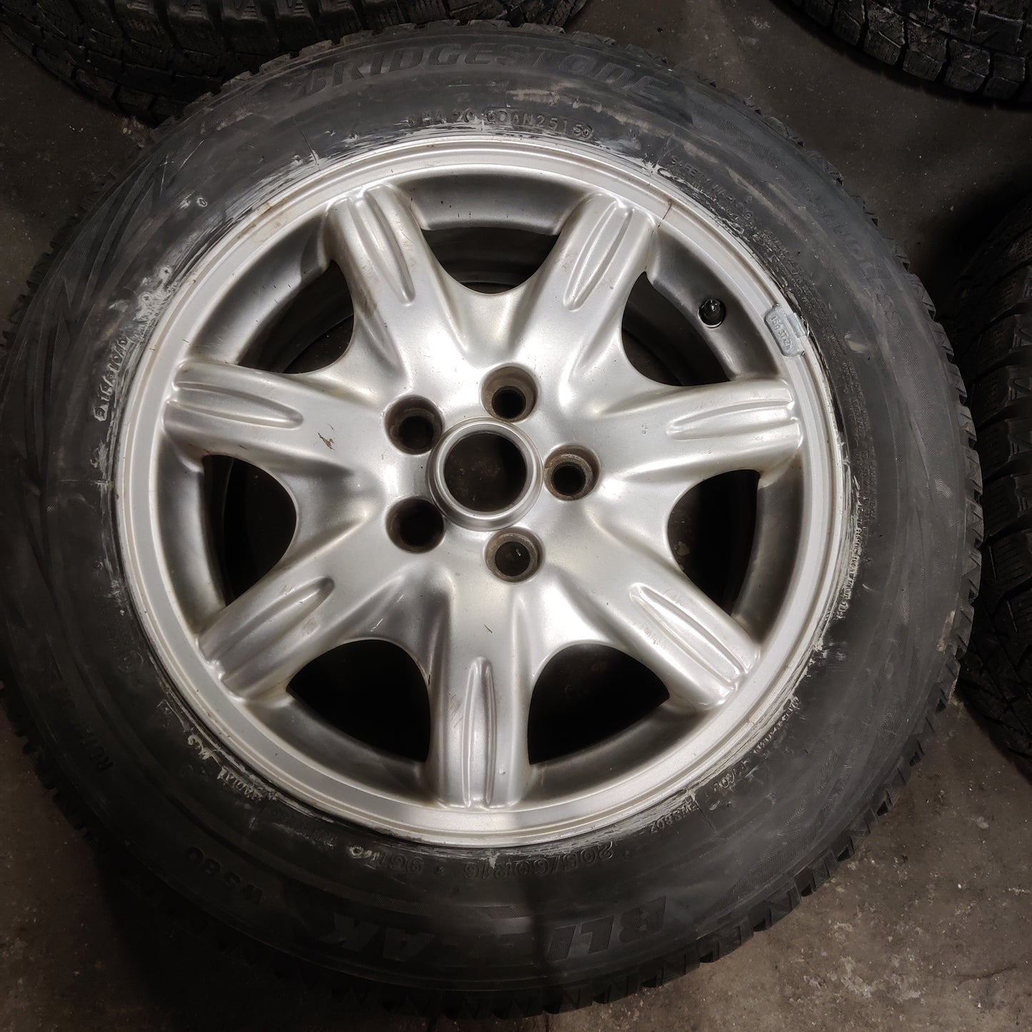 Alumiinivannesarja 16" 5x108 Volvo  KÄYTETTY