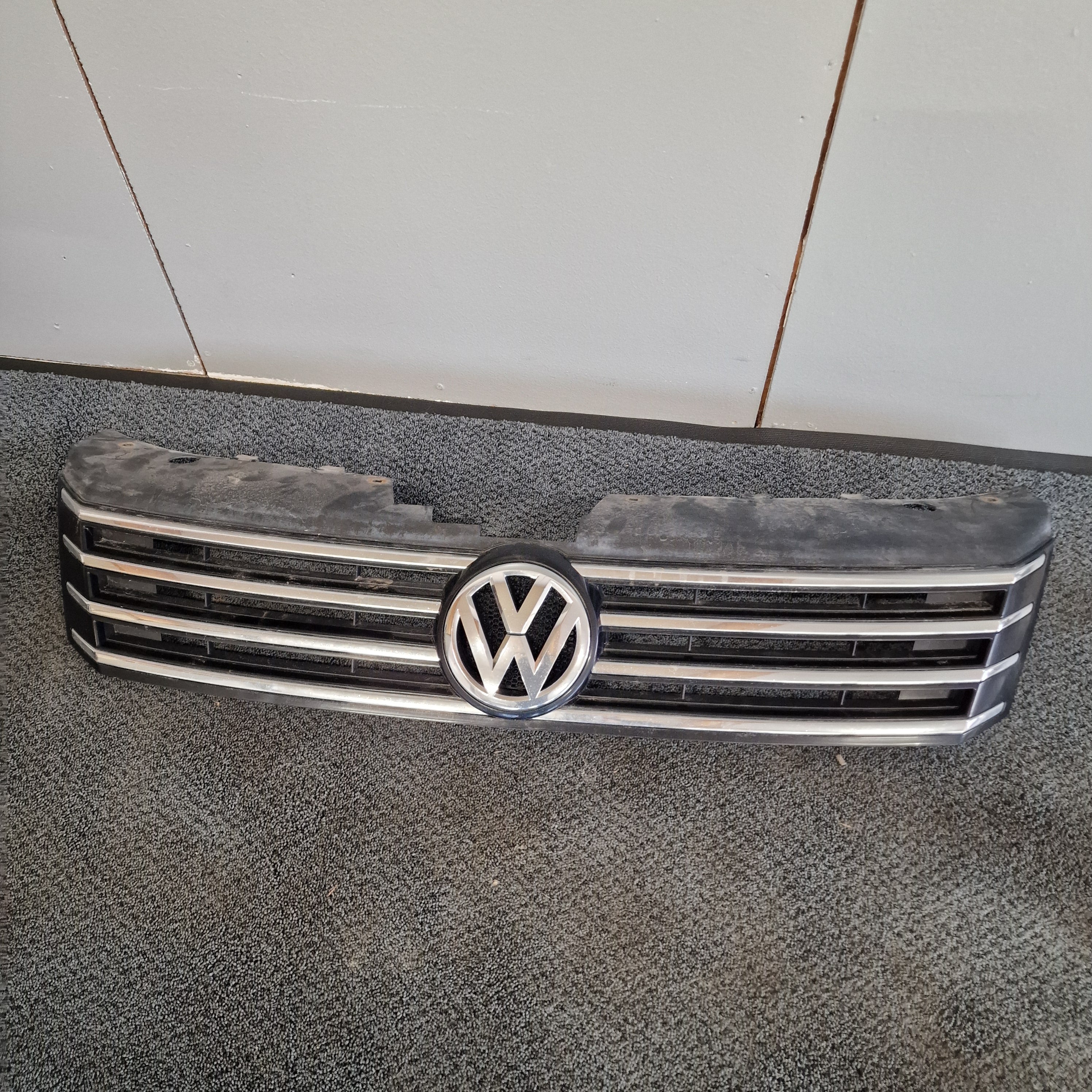 Etumaski Volkswagen Passat B7 Variant 365 1.6 TDI diesel 2011, 3AA853651