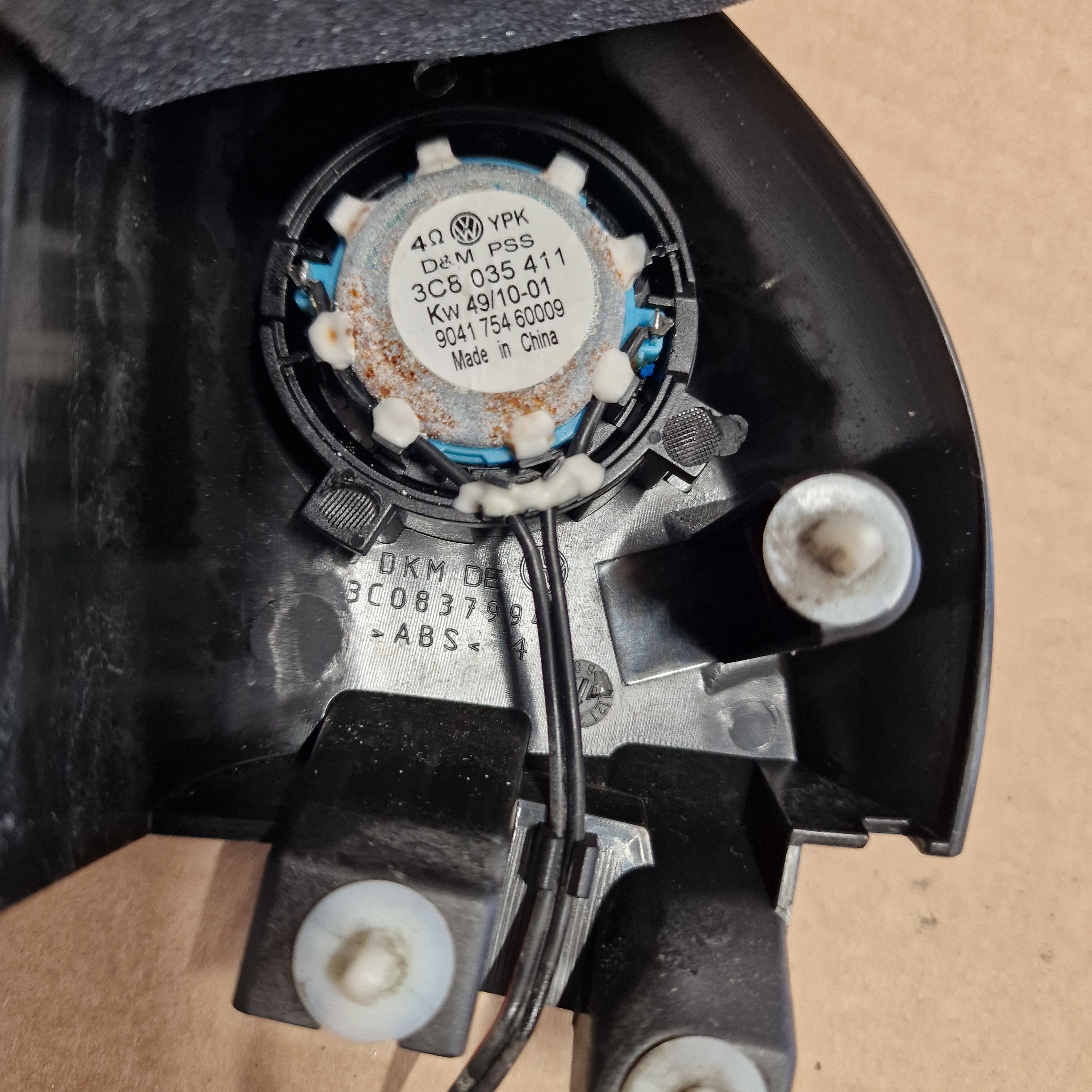 Kaiutin, etuovi oikea, Volkswagen Passat B7 Variant 365 1.6 TDI diesel 2011, 3C8035411, 3C0837994