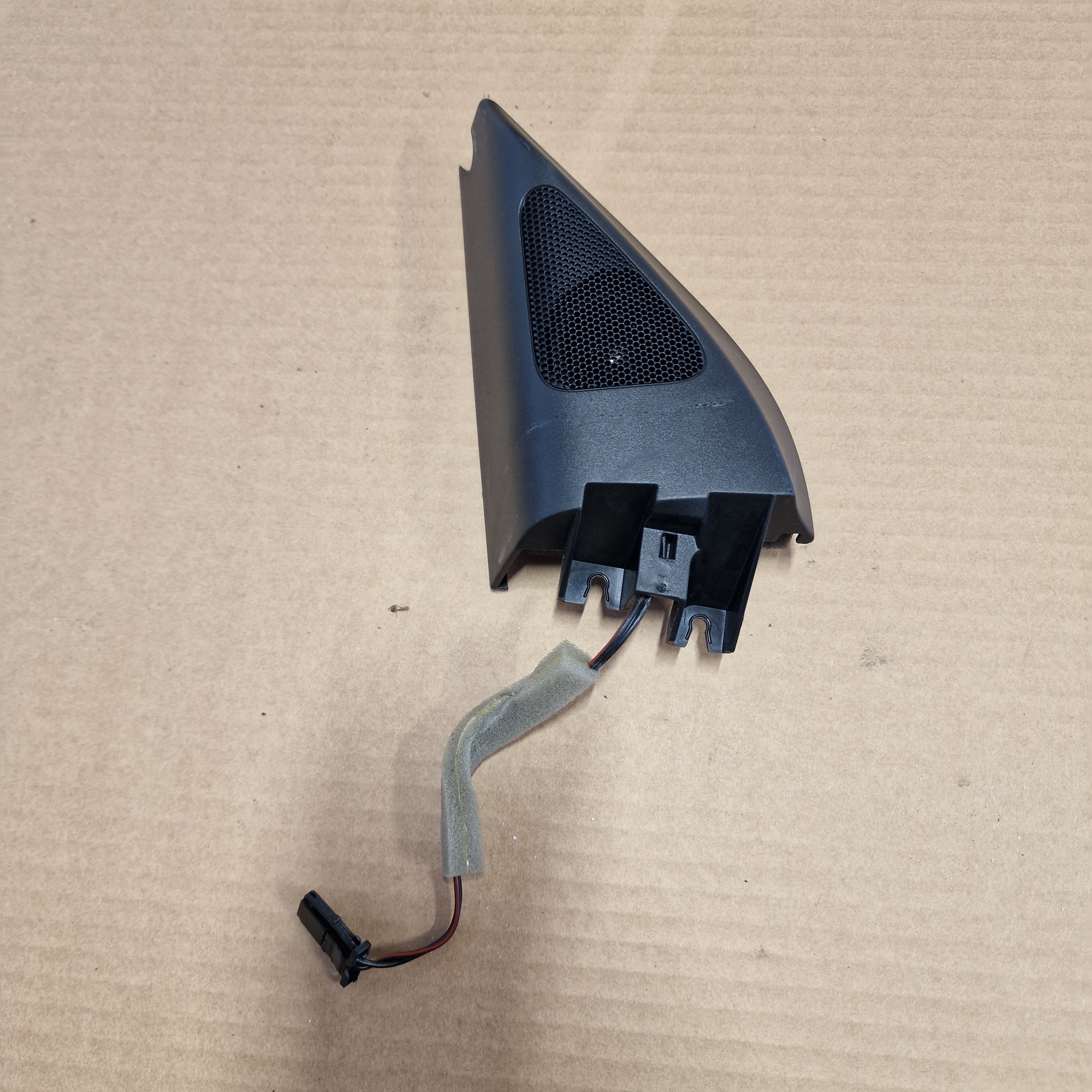 Kaiutin, etuovi vasen, Volkswagen Passat B7 Variant 365 1.6 TDI diesel 2011, 3C8035411, 3C0837993