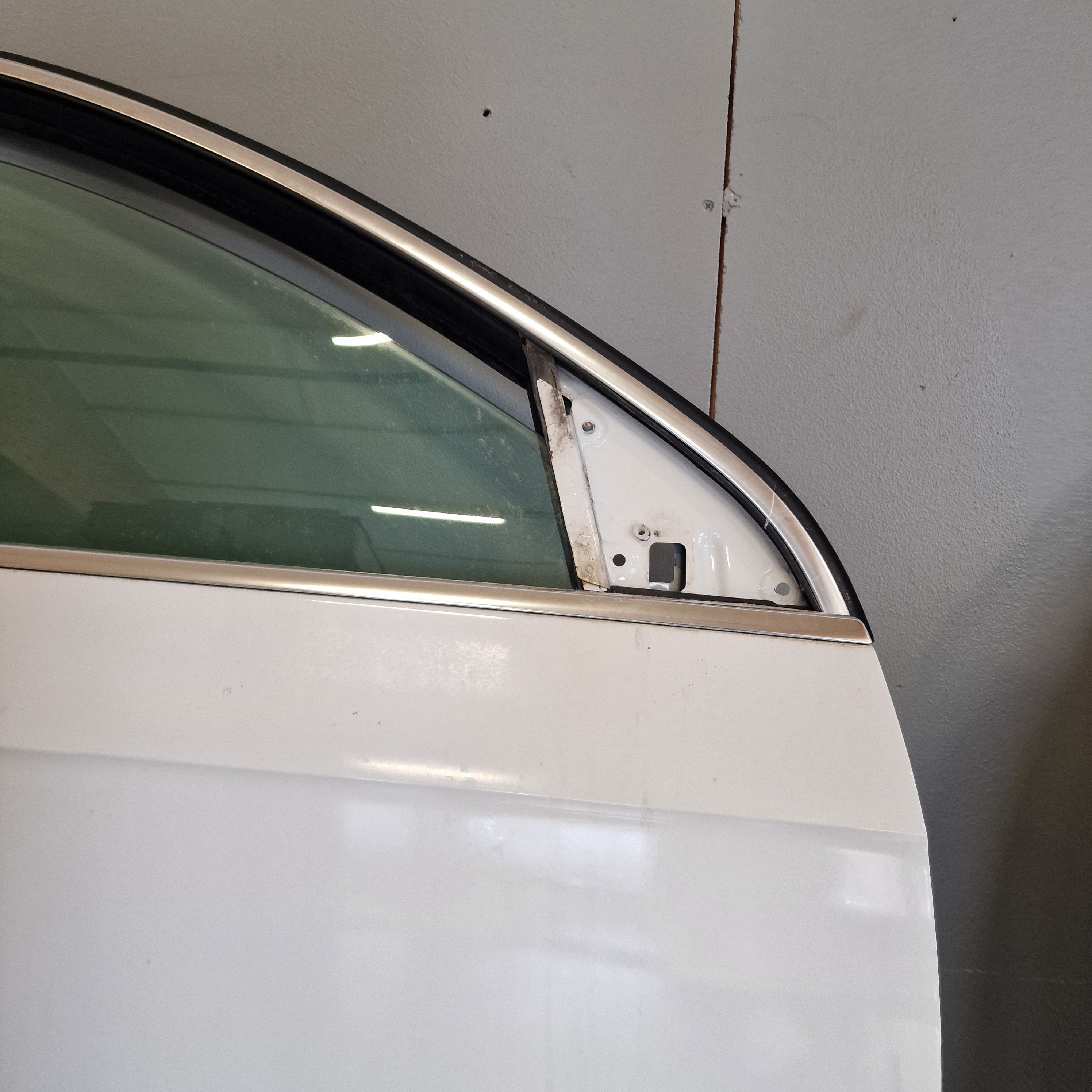 Etuovi, oikea Volkswagen Passat B7 Variant 365 1.6 TDI diesel 2011