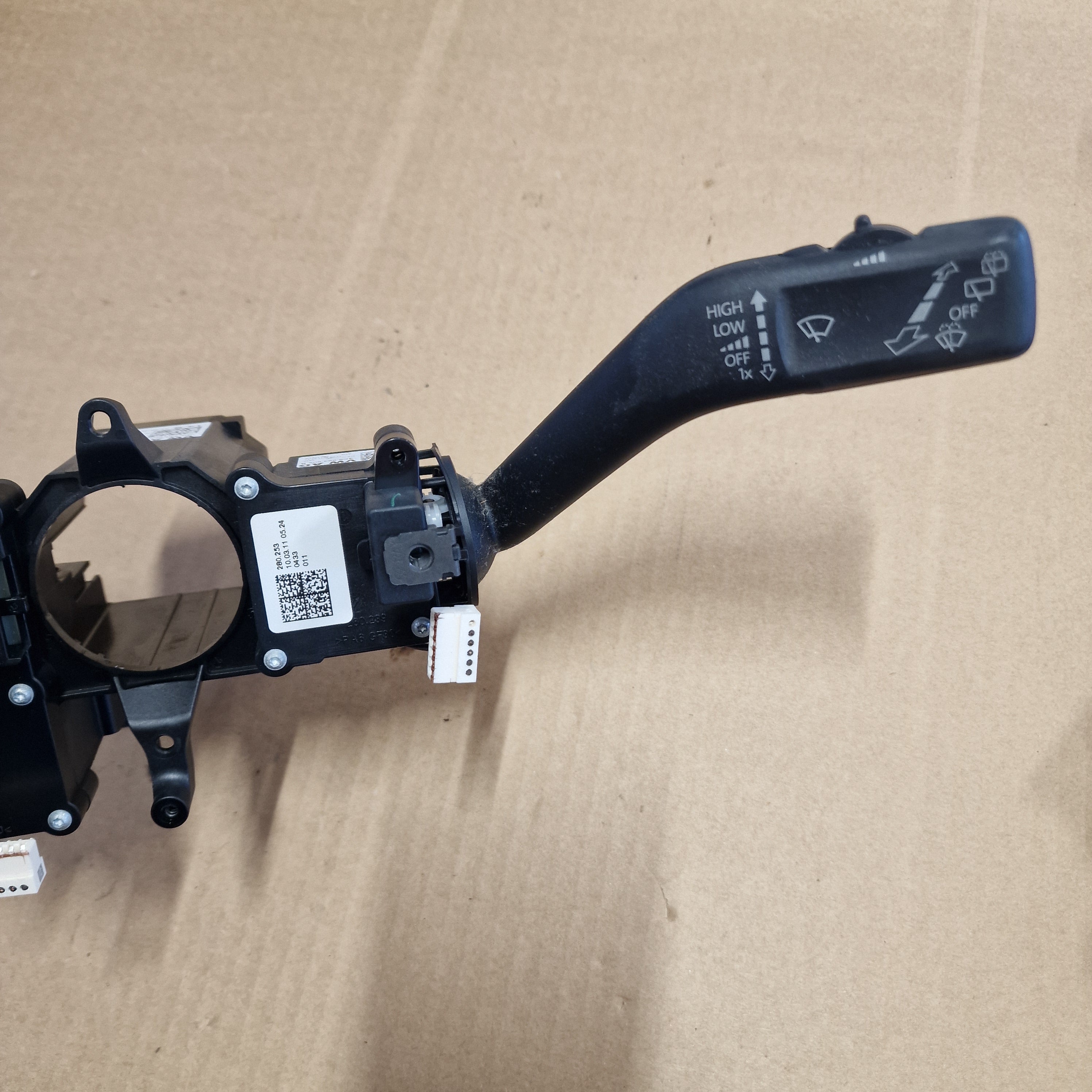 Monitoimivipu keskus, Volkswagen Passat B7 Variant 365 1.6 TDI diesel 2011, 3C0953502B, 3C9953501 BN