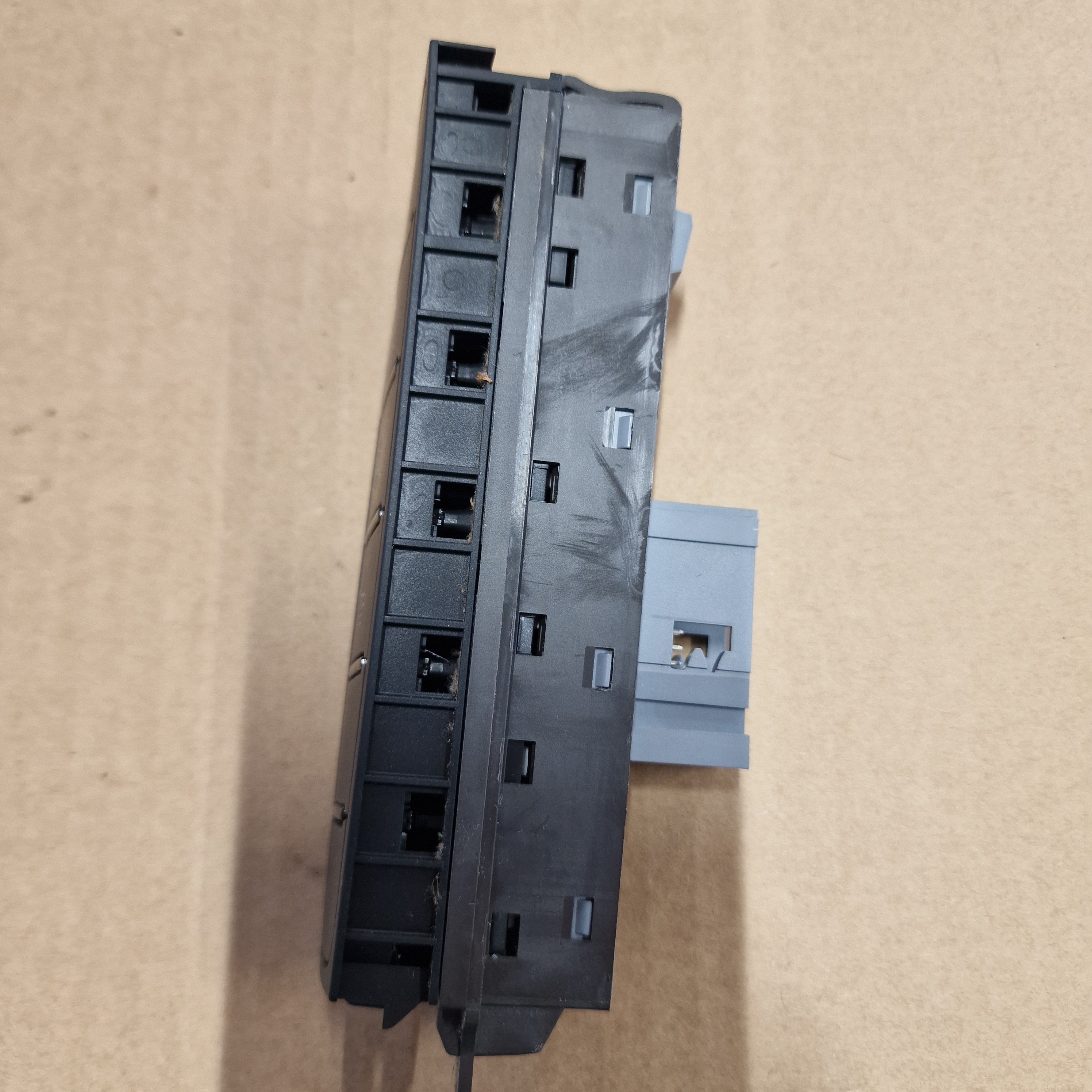 Katkaisija, start/stop, rengaspaine, Volkswagen Passat B7 Variant 365 1.6 TDI diesel 2011, 3AB927238Q-0531-07S