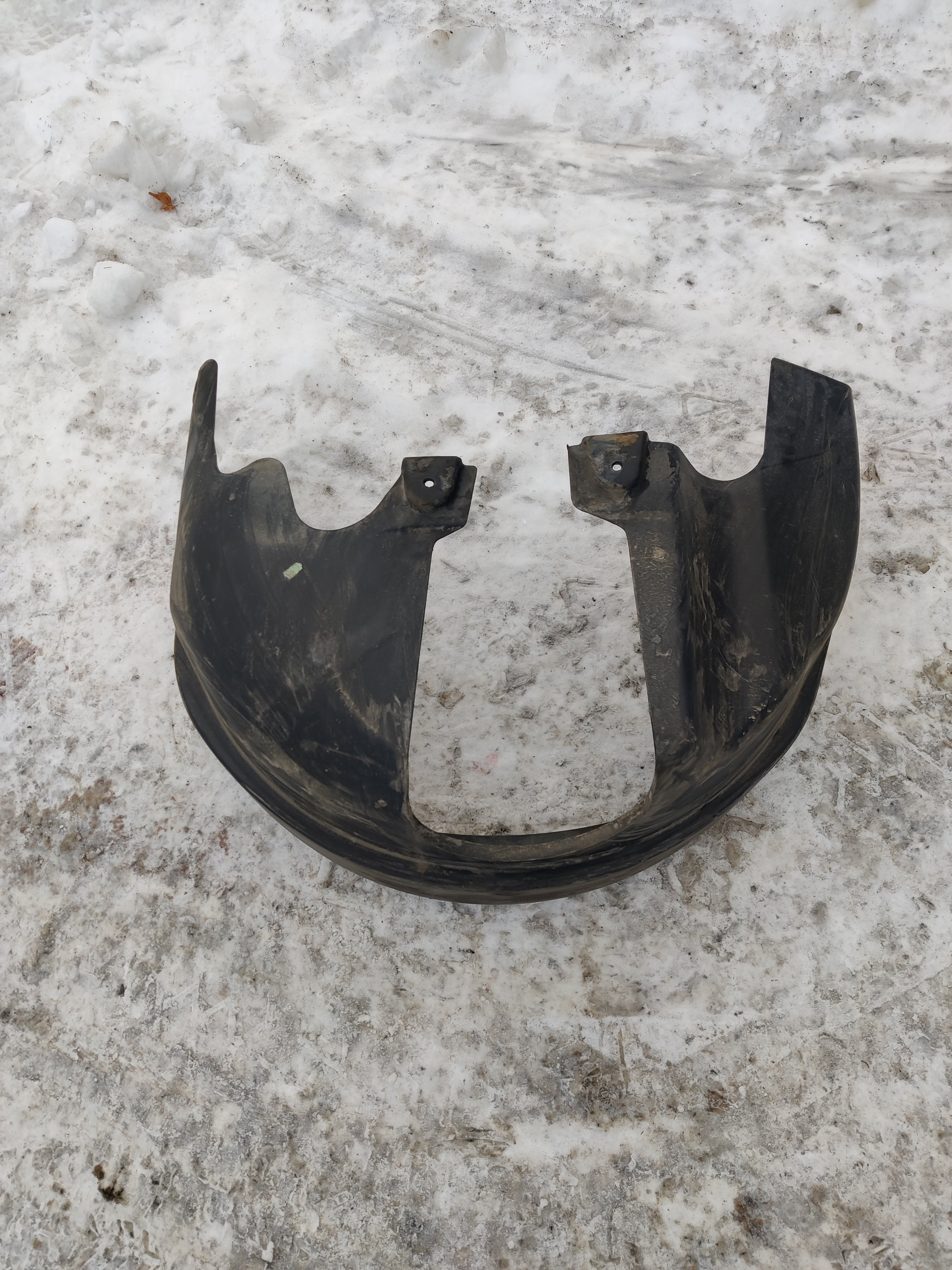 Etulokasuojan roiskesuojat Sisä, oikea etu, Volvo V50 1.8 bensa 2004, 30678144