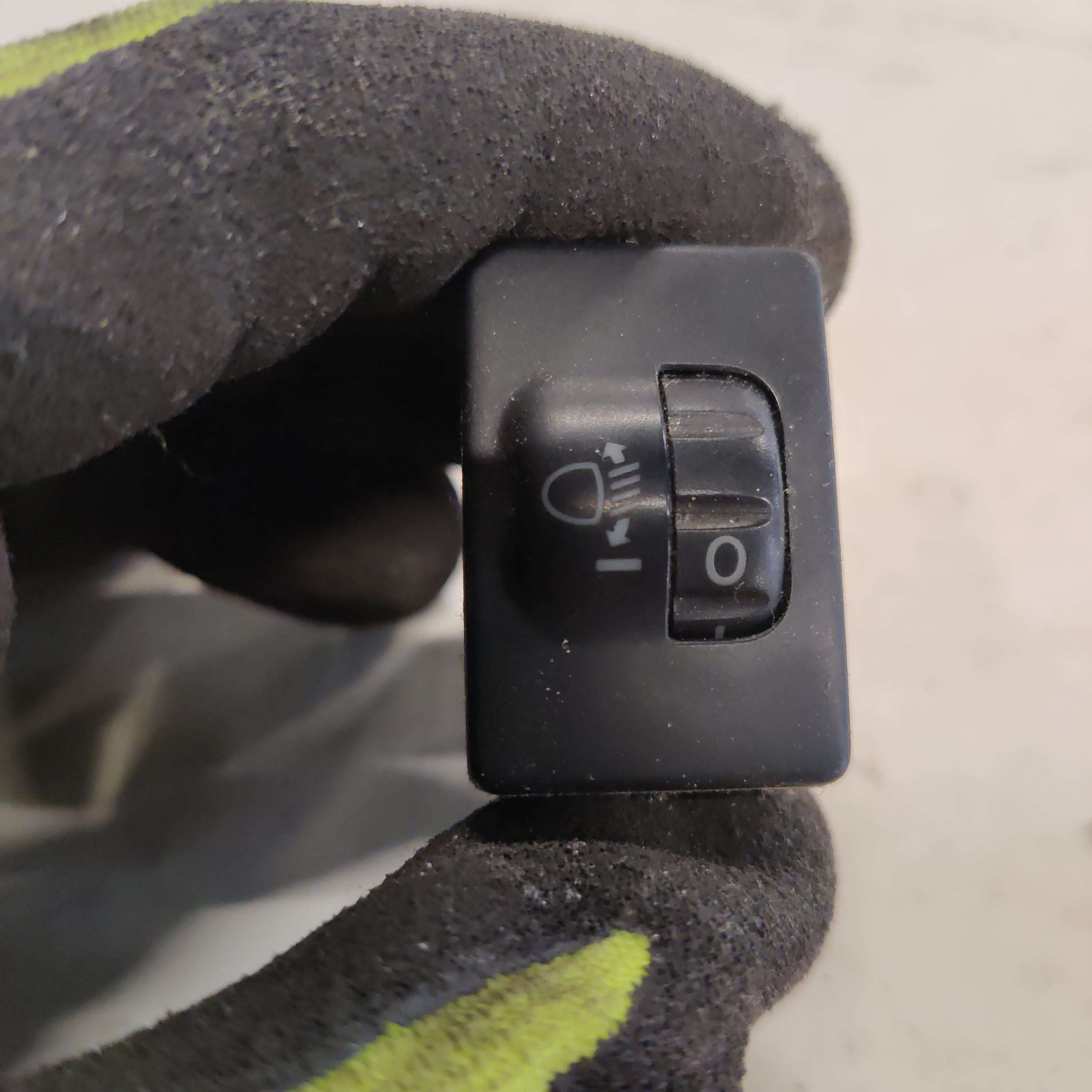 Ajovalojen korkeudensäätö katkaisin Toyota RAV 4 III 2.0 4WD 2006, 134159