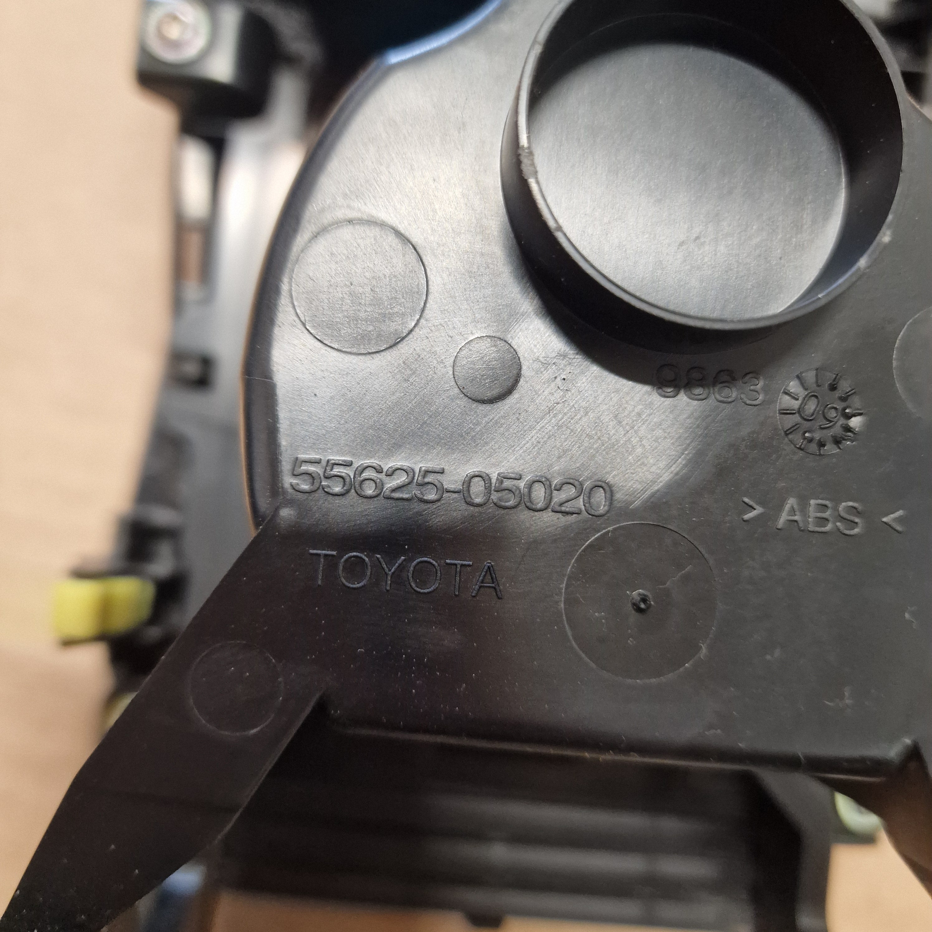 Vaihdekepin suojus Toyota Avensis StW (T27) 1.8 farmari bensiini 2009, 55625-05020