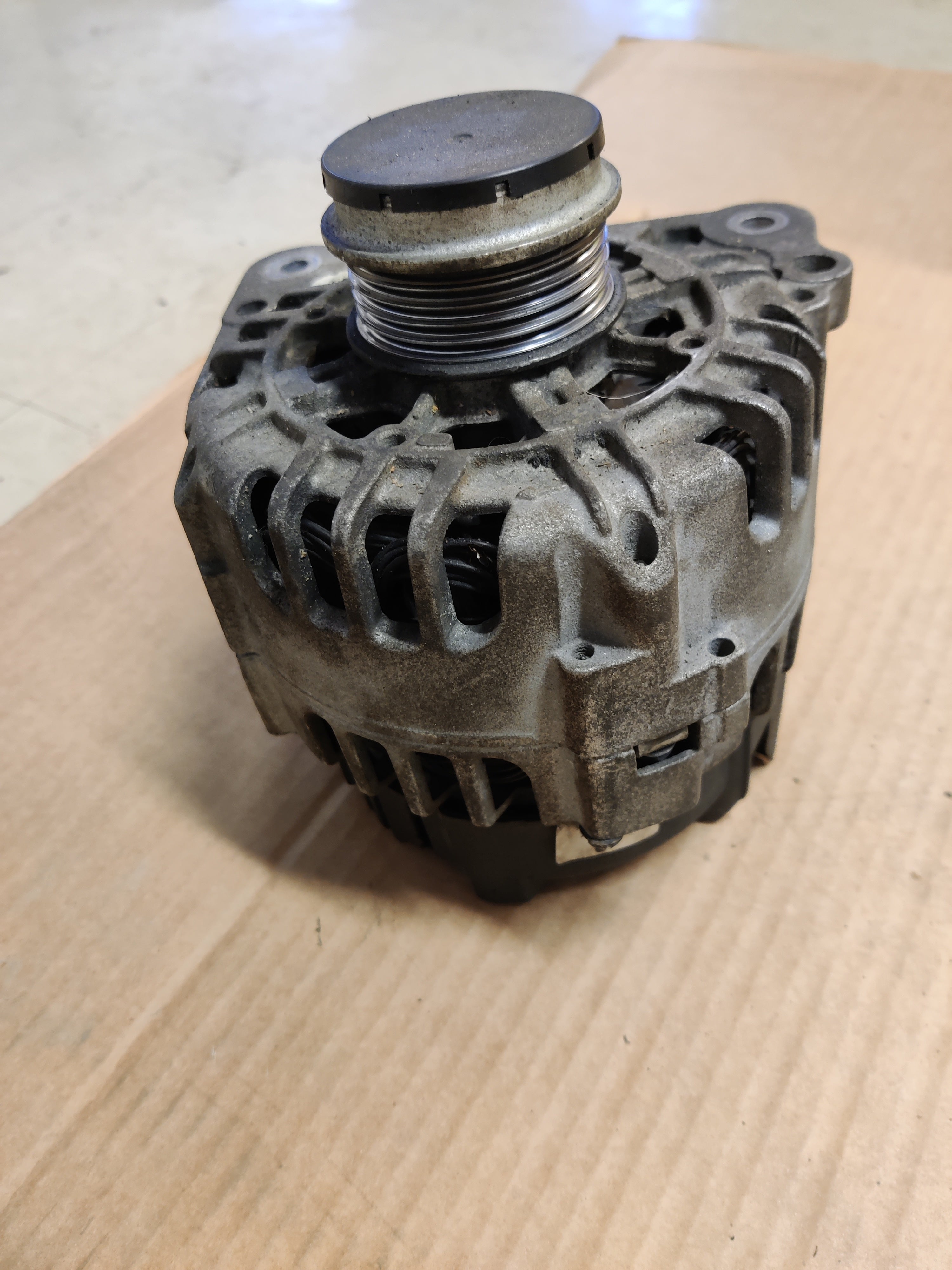 Valeo laturi Volkswagen Passat 1.9 TDI 2003 28-3705