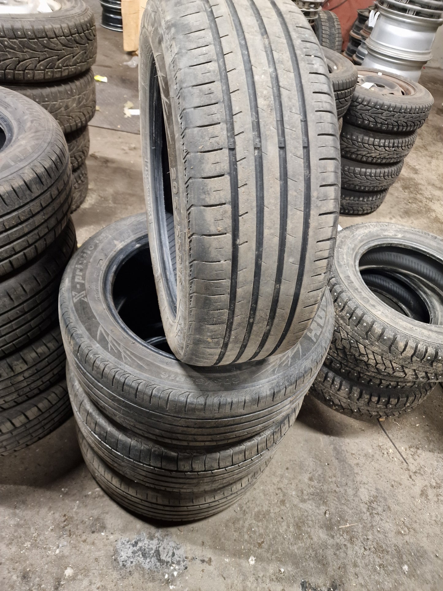 Kesärengassarja Tracmax X-privilo TX1 205/55 R16 KÄYTETYT