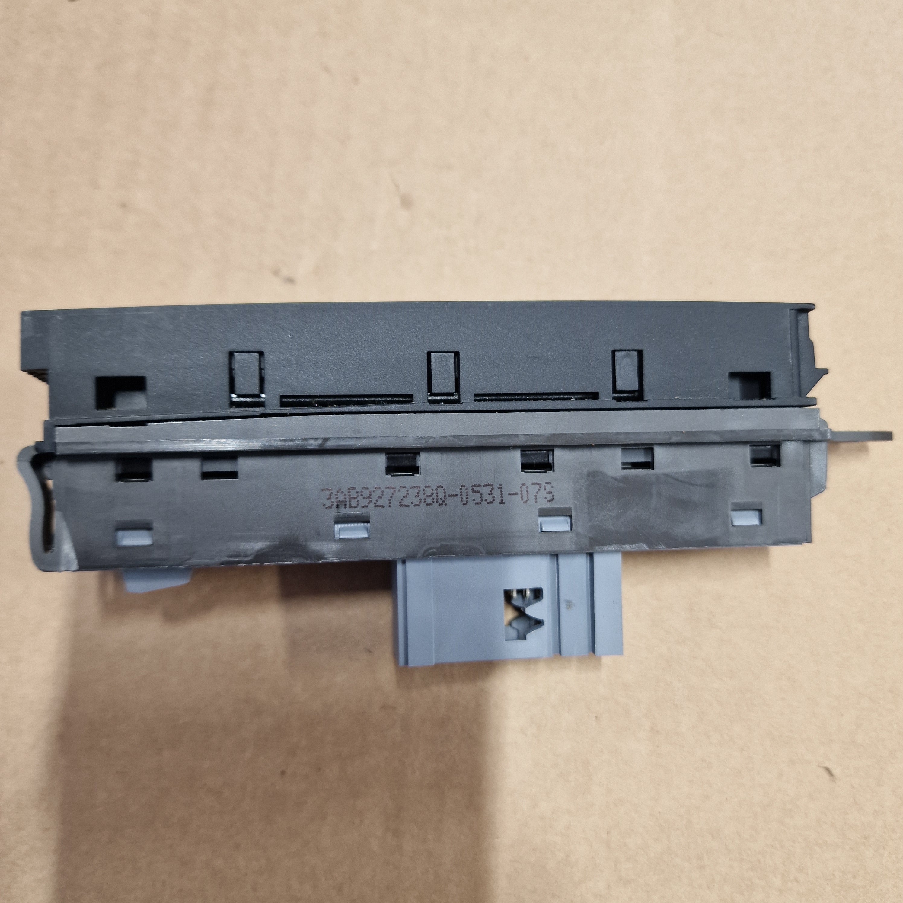 Katkaisija, start/stop, rengaspaine, Volkswagen Passat B7 Variant 365 1.6 TDI diesel 2011, 3AB927238Q-0531-07S