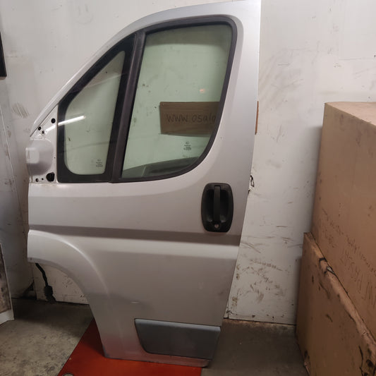 Etuovi, vasen Citroen Jumper II Bussi 2.2 HDi 100 2010