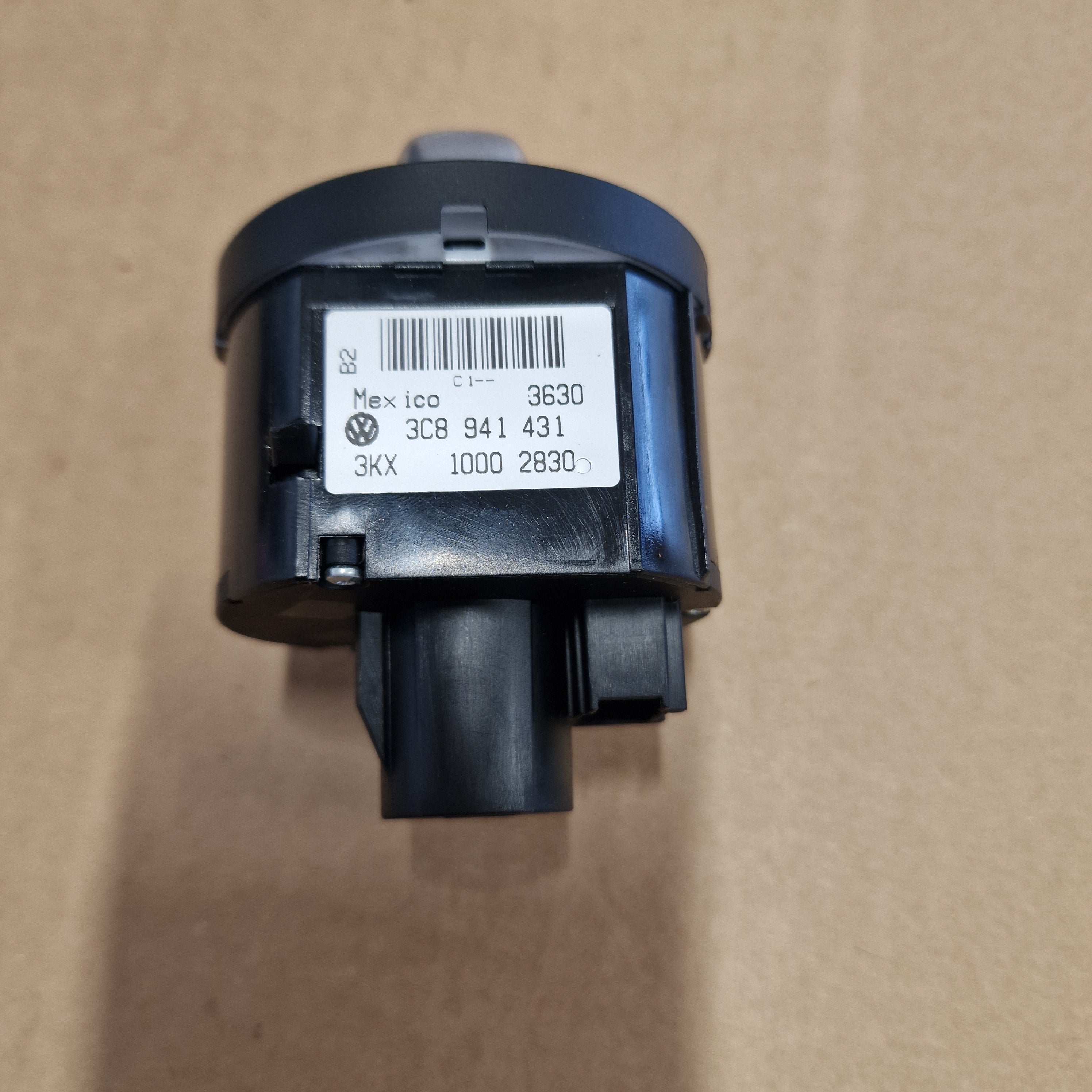 Valokatkaisin, Volkswagen Passat B7 Variant 365 1.6 TDI diesel 2011, 3C8941431