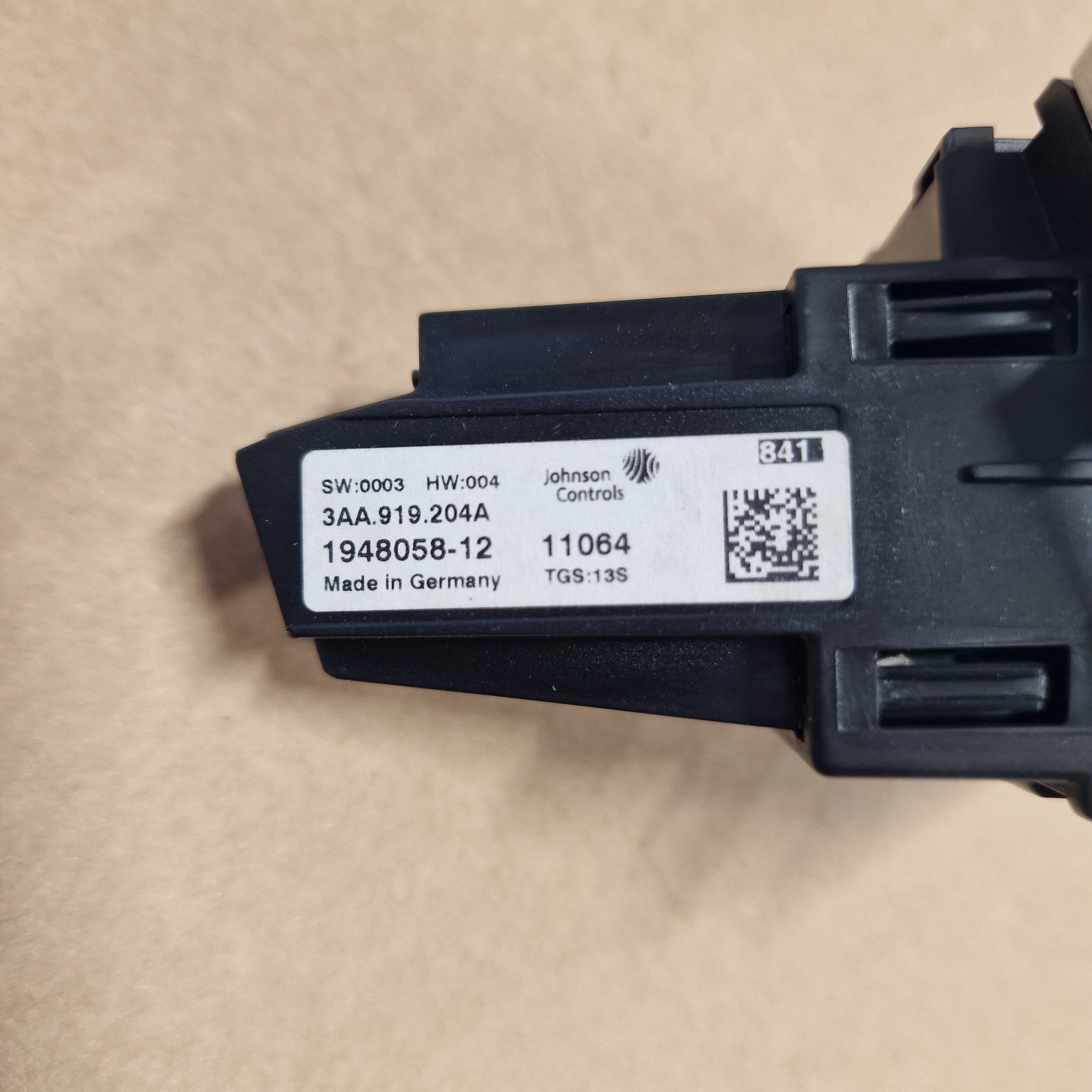 Kello, Volkswagen Passat B7 Variant 365 1.6 TDI diesel 2011, 3AA919204A