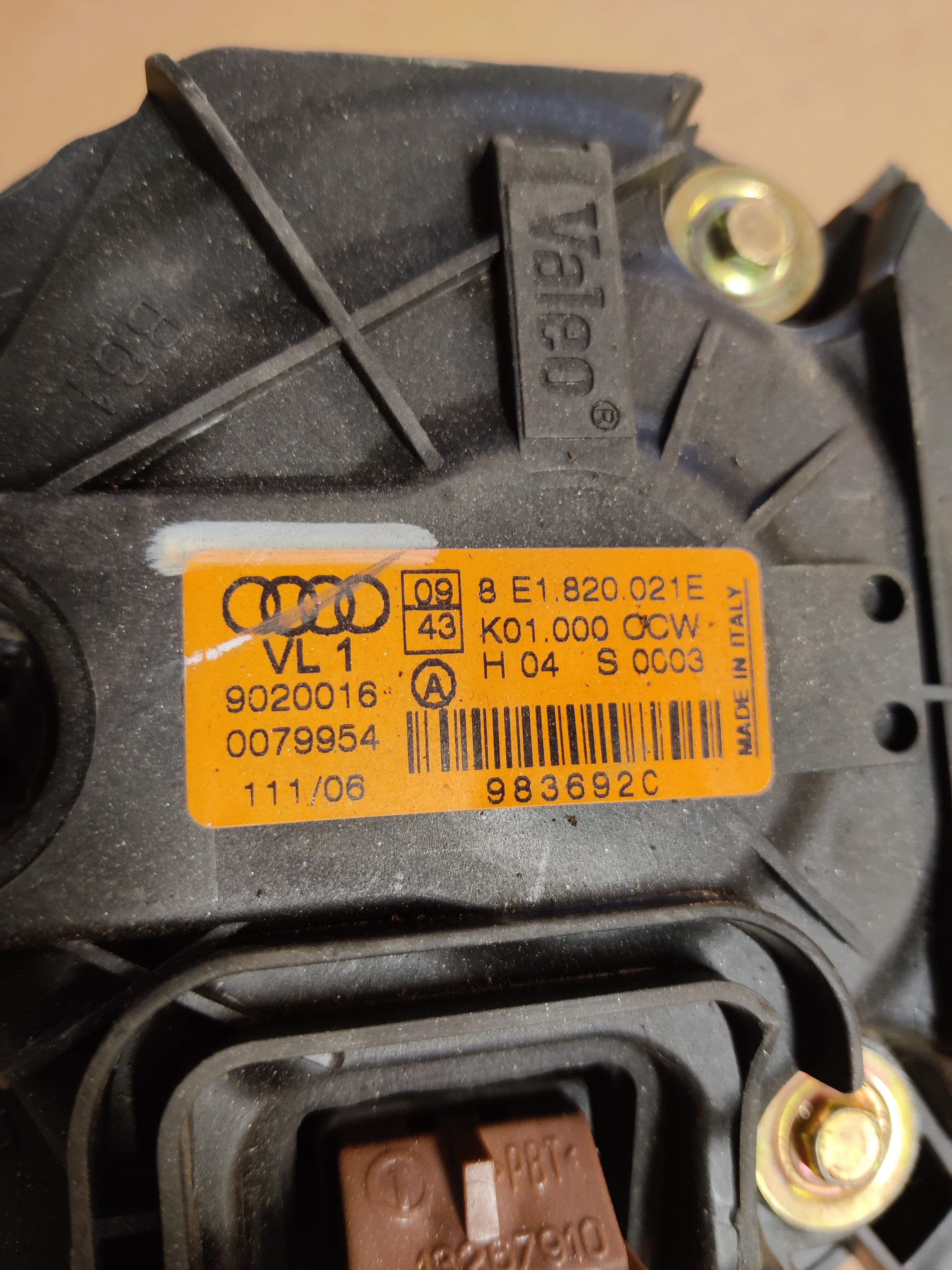 Lämmityslaitteen puhallin Audi A4 B7 Avant 2.0 2007, 8E1820021E