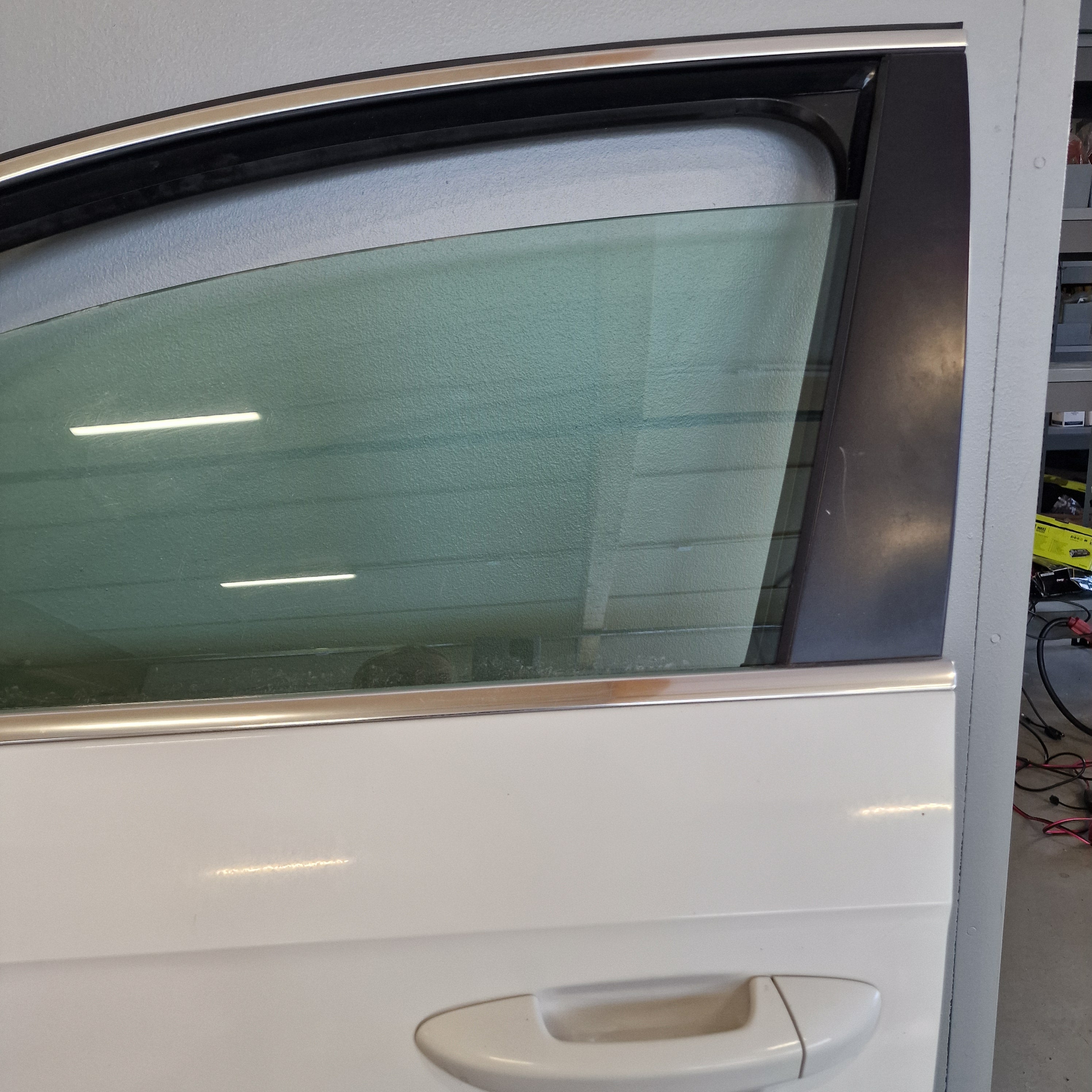 Etuovi, vasen Volkswagen Passat B7 Variant 365 1.6 TDI diesel 2011