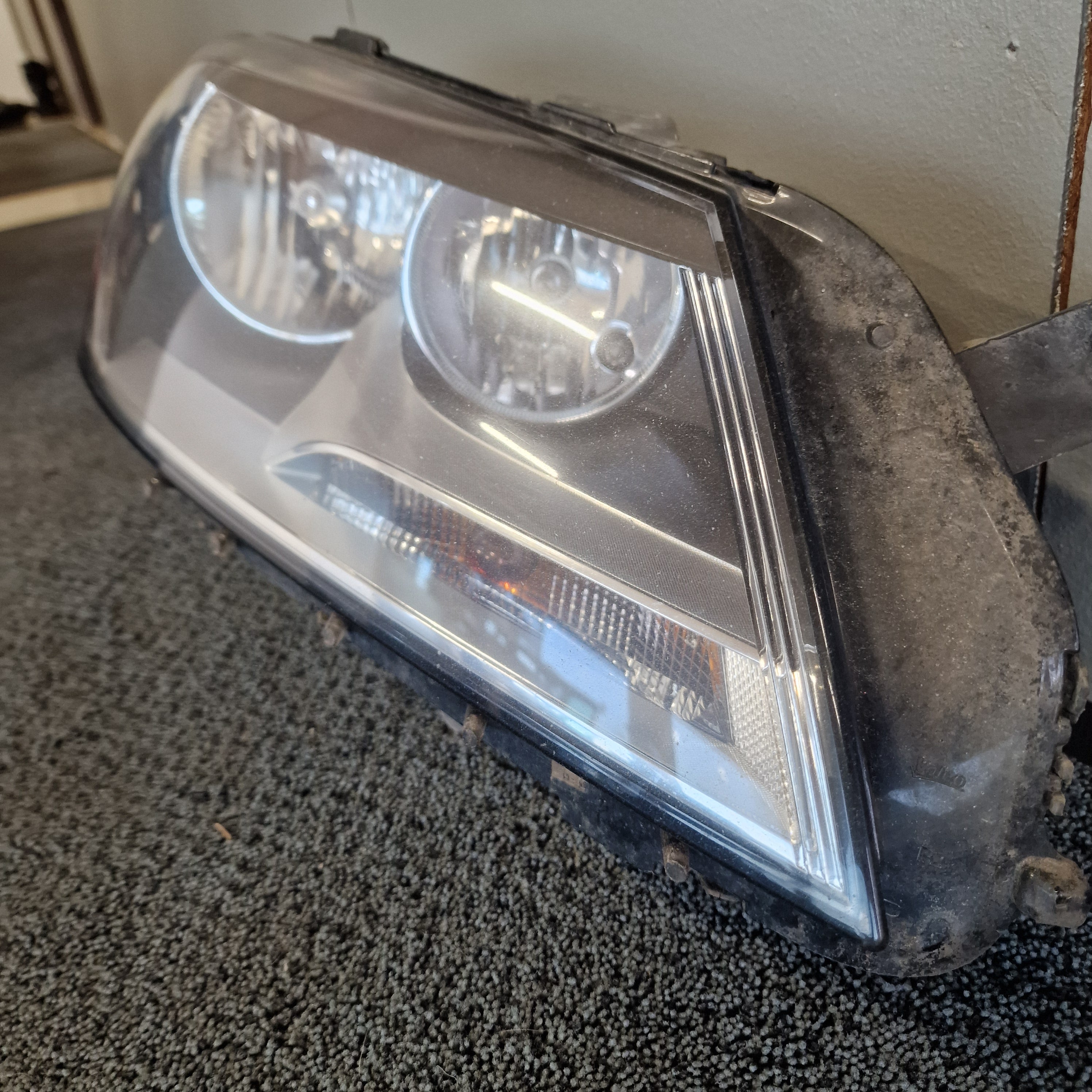 Ajovalo oikea Volkswagen Passat B7 Variant 365 1.6 TDI diesel 2011 3AB941006