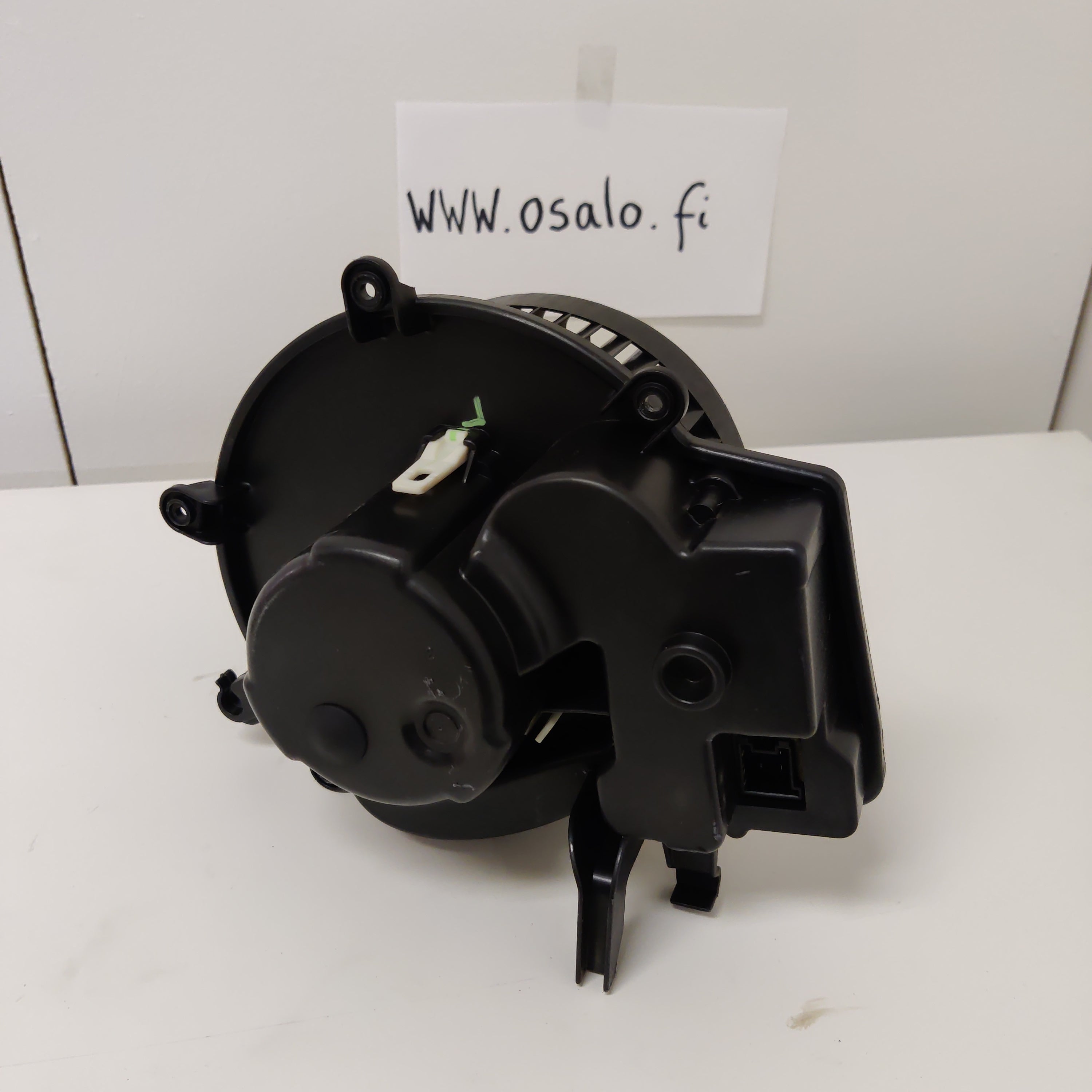 Puhaltimen moottori MB C-CLASS W203 2000