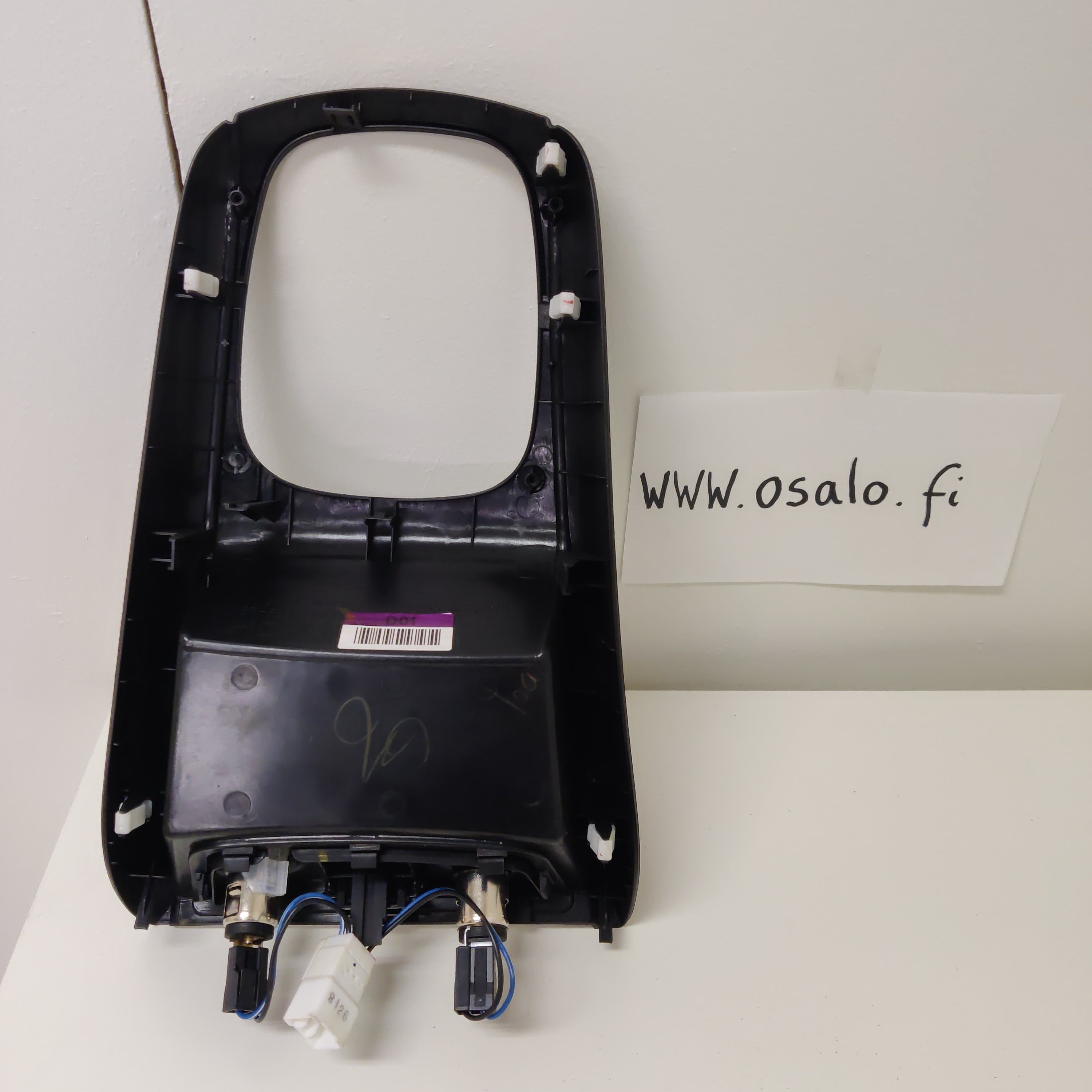 Keskikonsolin verhoilu, Hyundai i30 cw 1.6 Farmari  2009, 84651-2L000