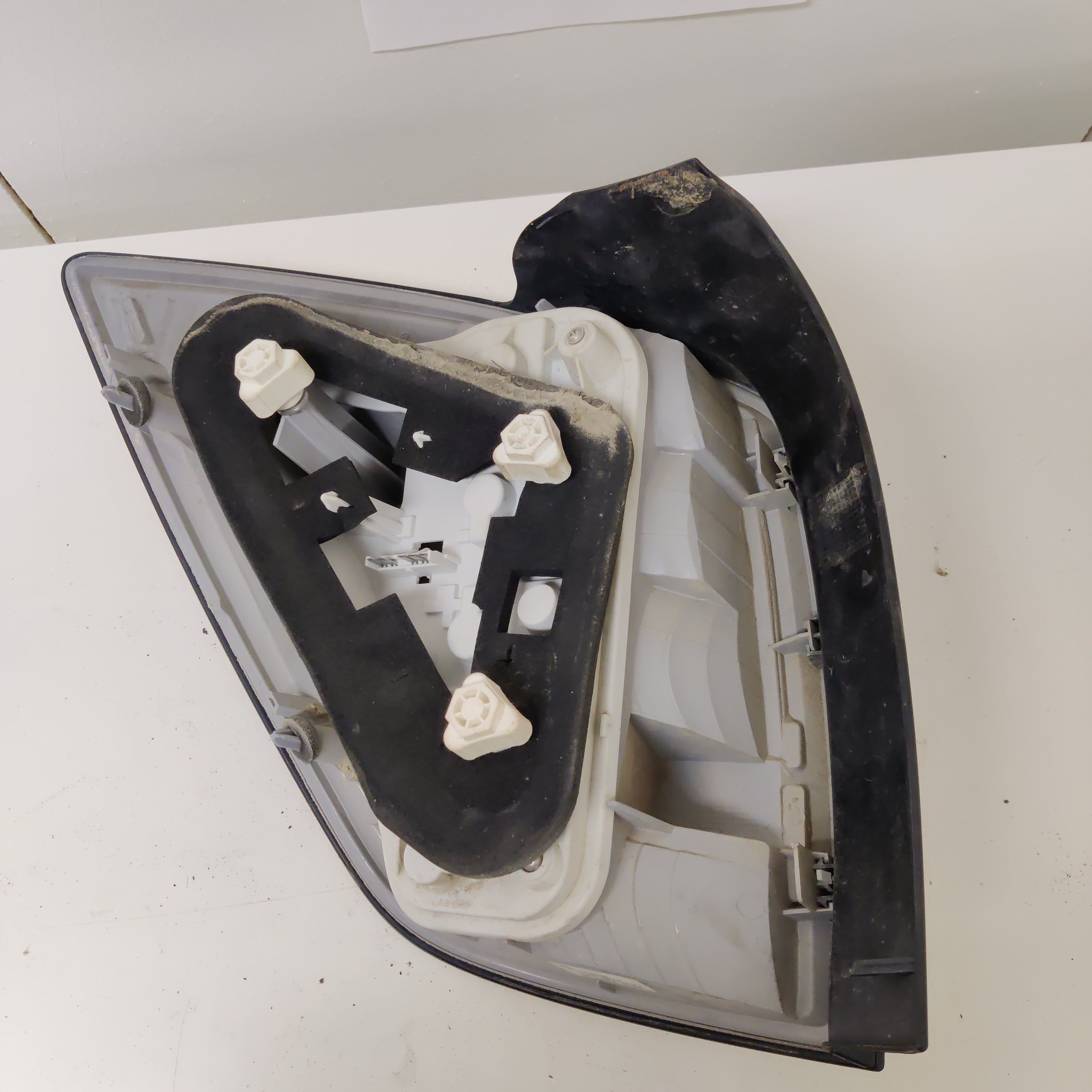 Takavalo, oikea, Opel Astra Station Wagon 1.6 Farmari 2008, 13223674, 417202