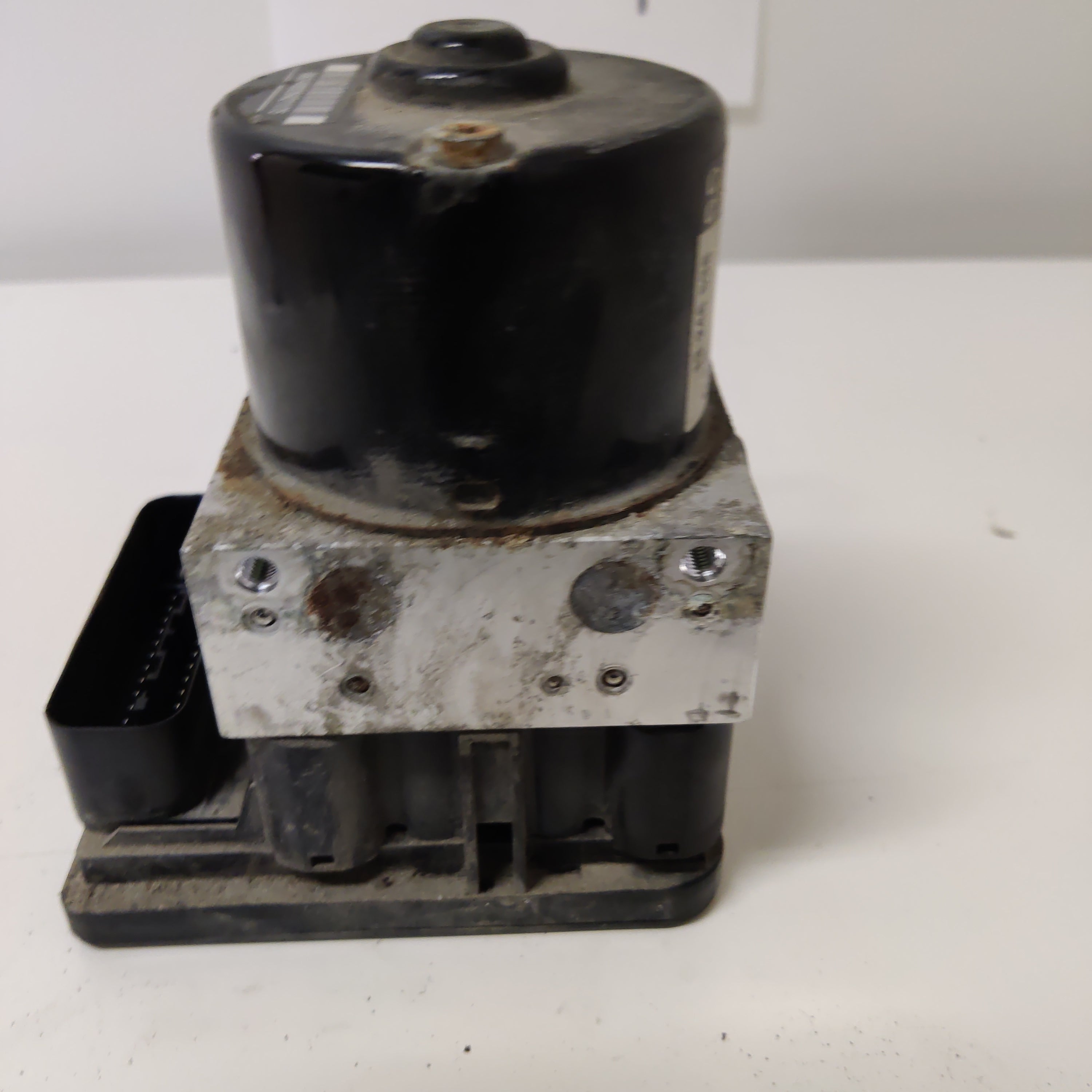 ABS- hydraulipumppu, Opel Astra Station Wagon 1.6 Farmari 2008, GM13246538, 06540826421175