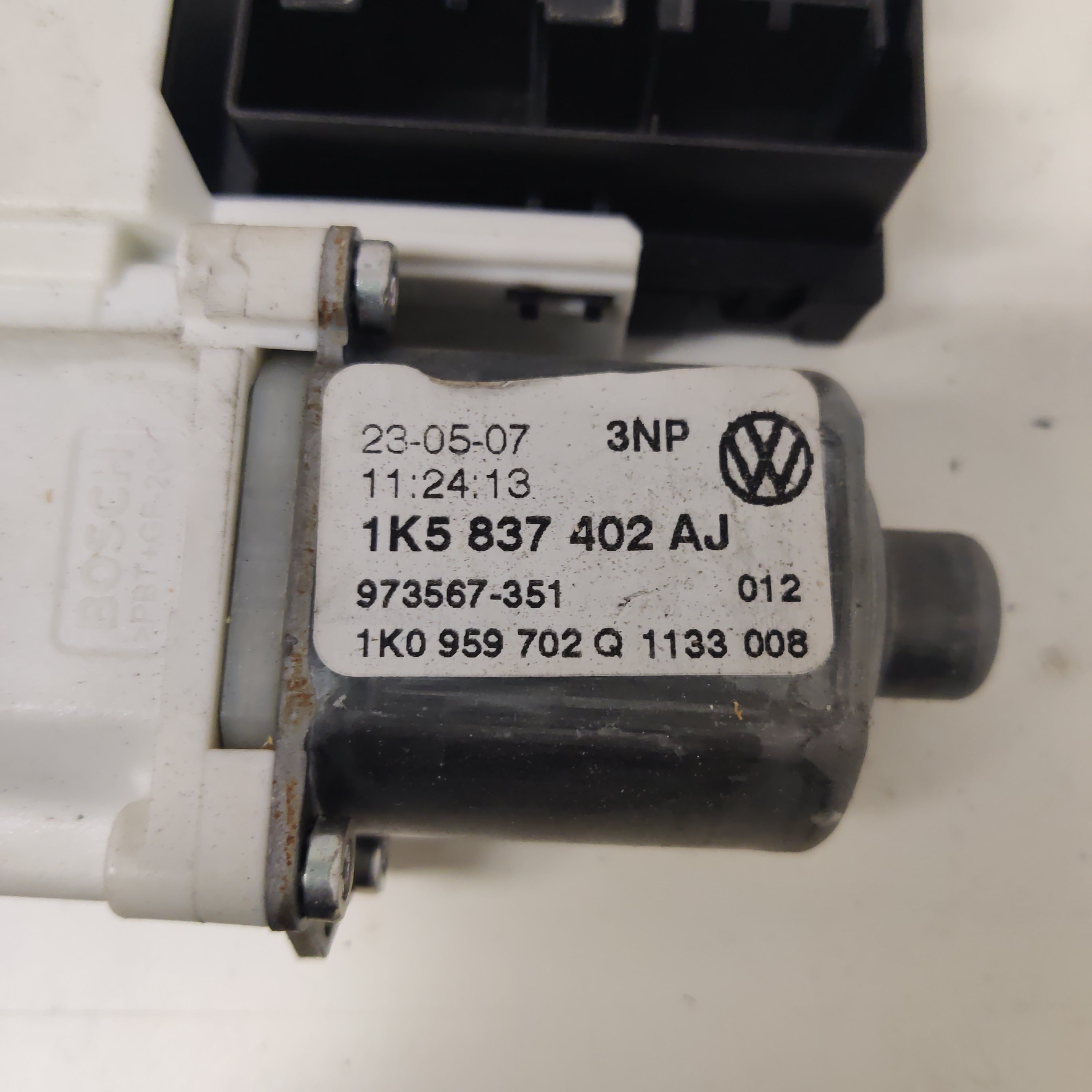Lasinnostimen moottori, oikea, etu, Vw Jetta V (1K2) 77 kW Diesel, 1K5837402AJ
