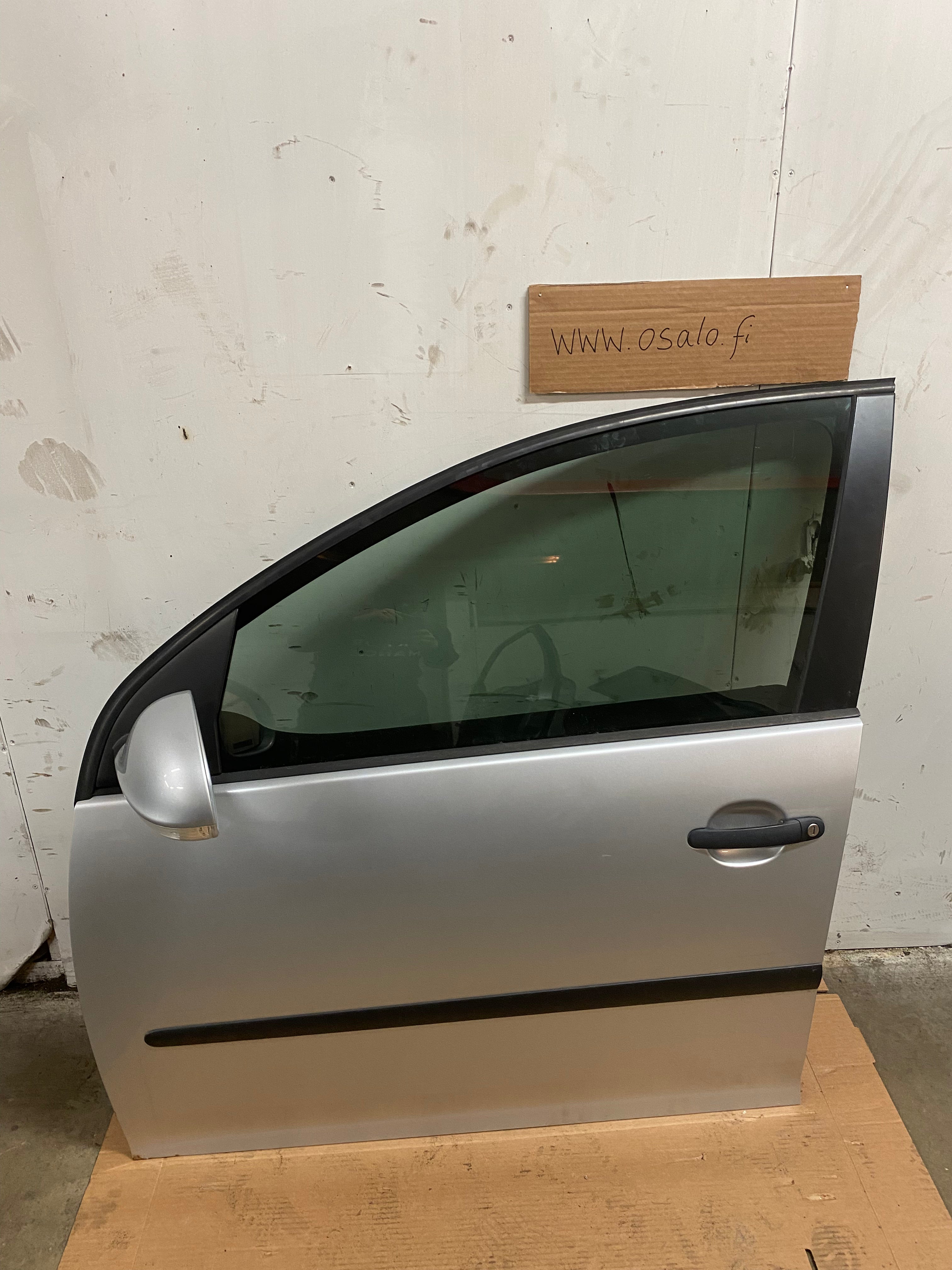 Etuovi vasen Vw Golf V 1.6 Hatchback 2007
