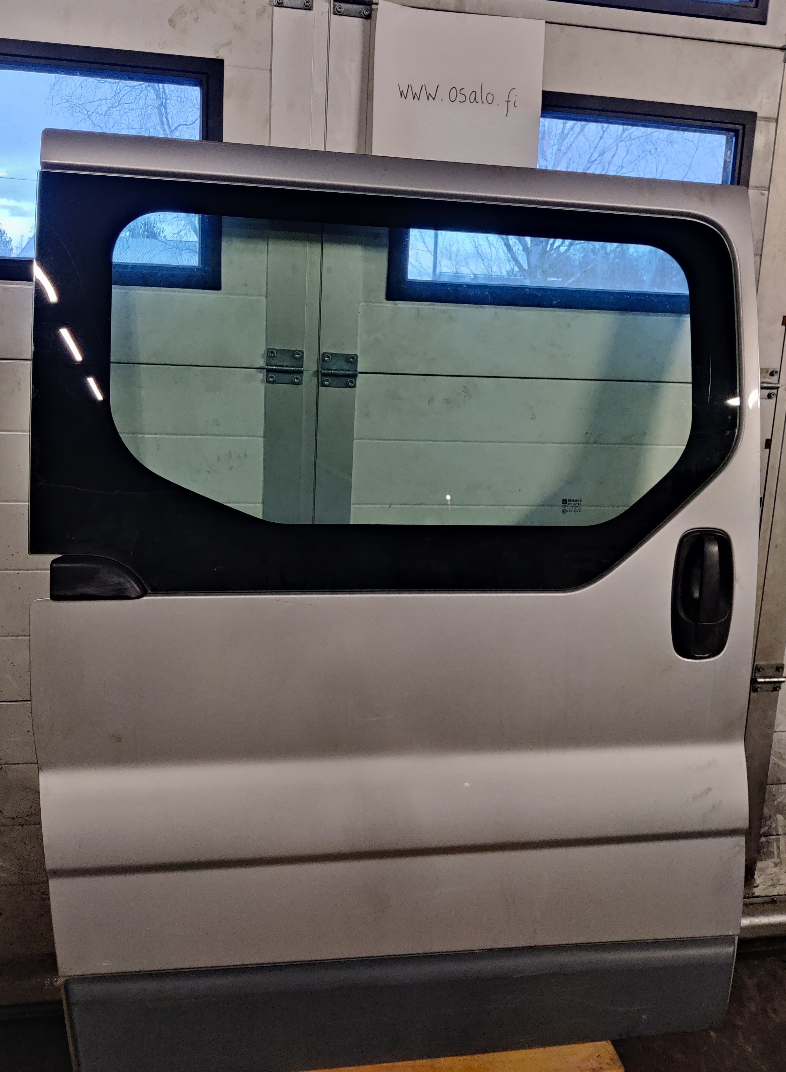 Liukusivuovi oikea Opel Vivaro 1.9 CDTI 2004
